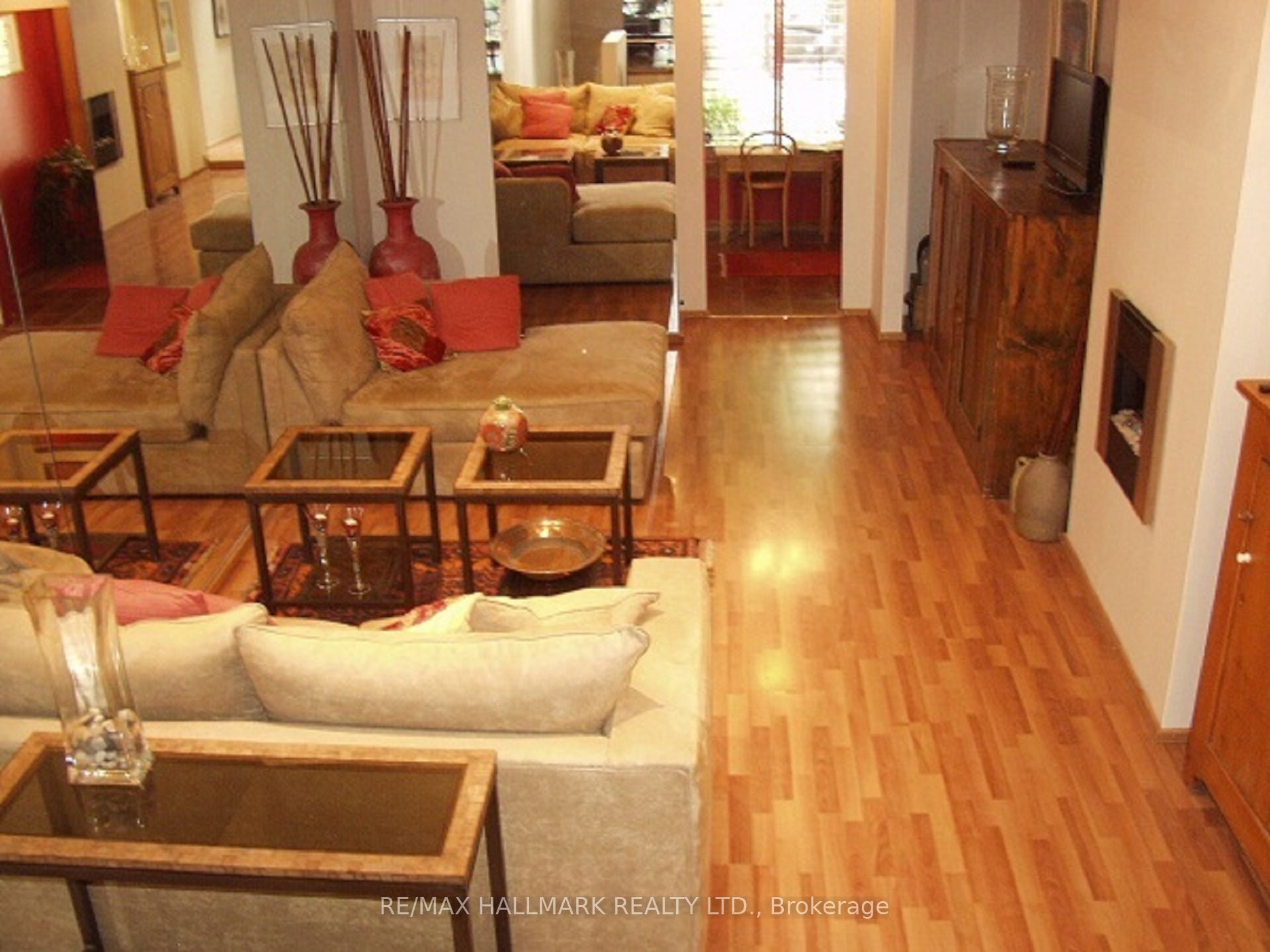 118 Seaton Street, Toronto, ON M5A 2T3 photo 3