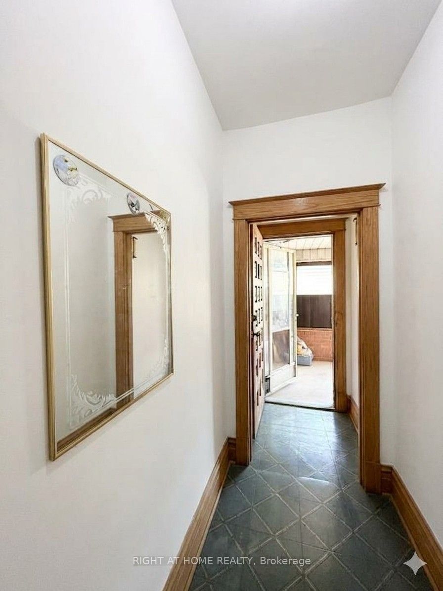 665 Ossington Avenue, Toronto, ON M6G 3T6 photo 4