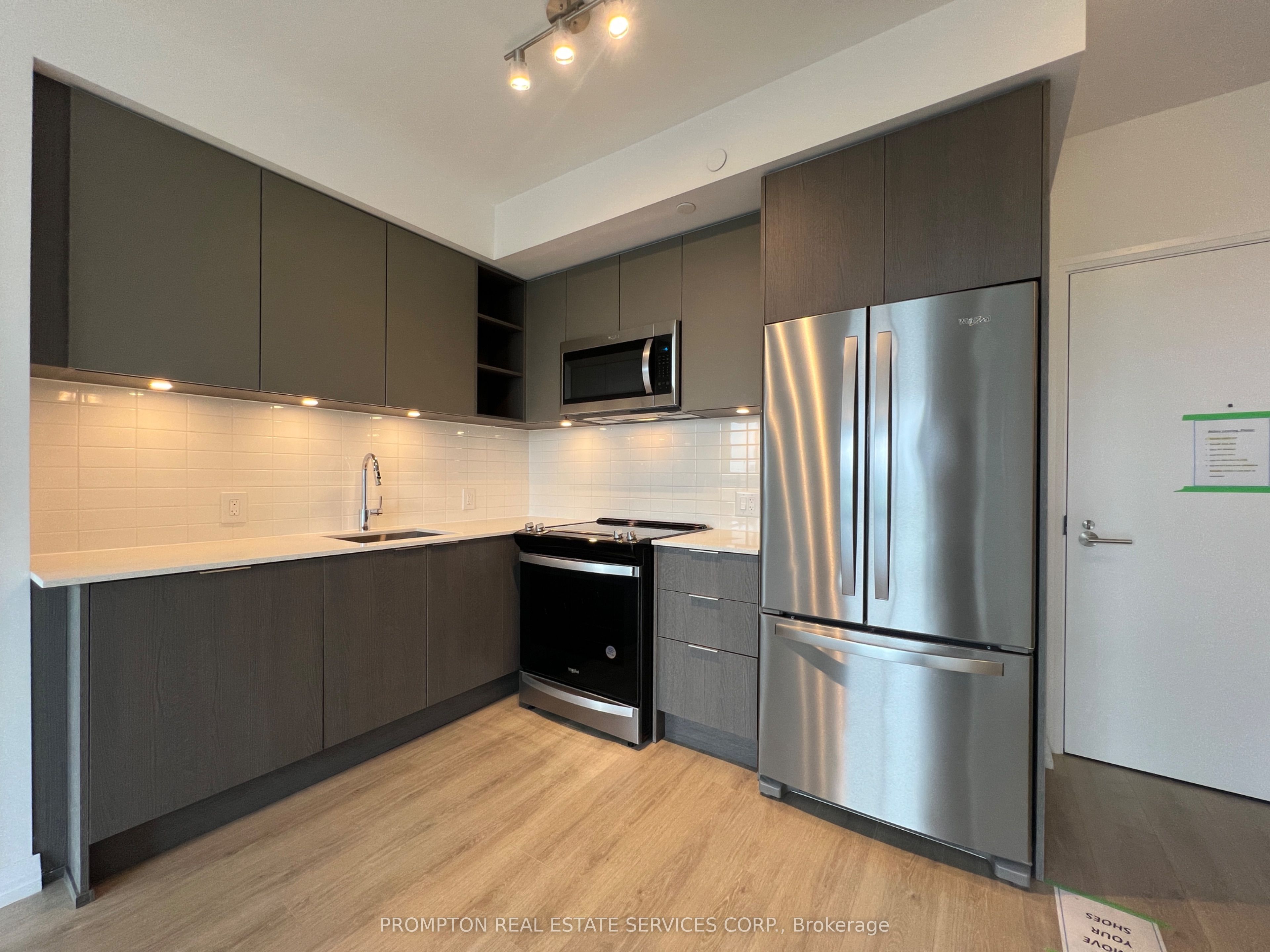 25 Holly Street 1108, Toronto, ON M4S 0E3 photo 4