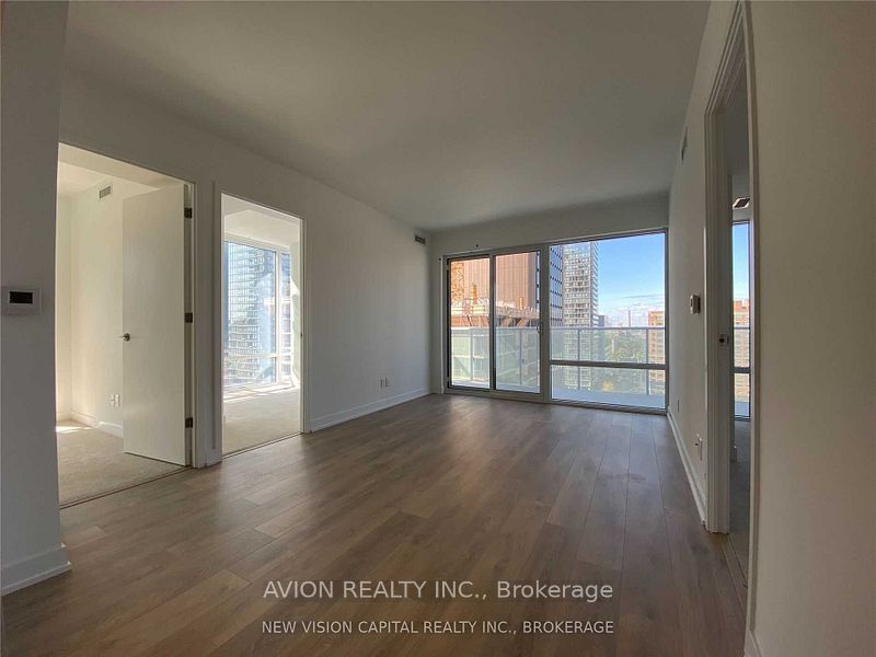 501 Yonge Street 1112, Toronto, ON M4Y 0G8 photo 2