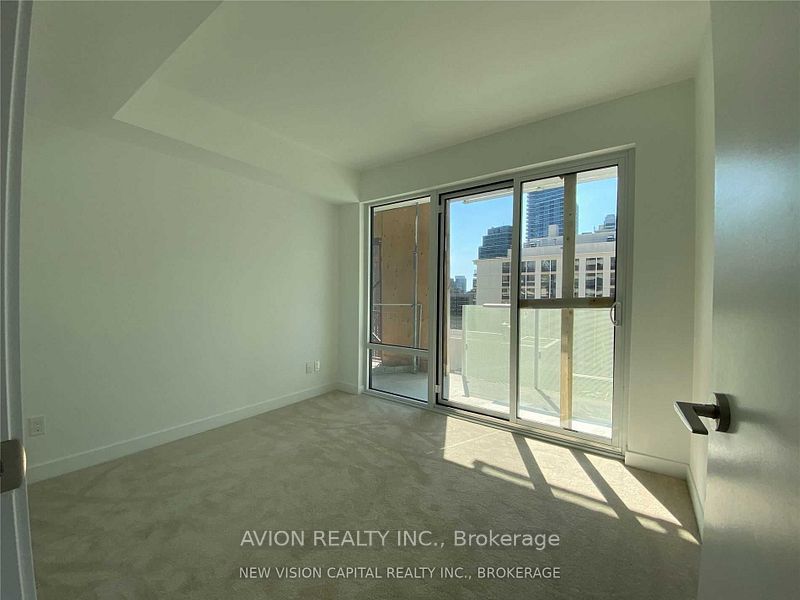 501 Yonge Street 1112, Toronto, ON M4Y 0G8 photo 3