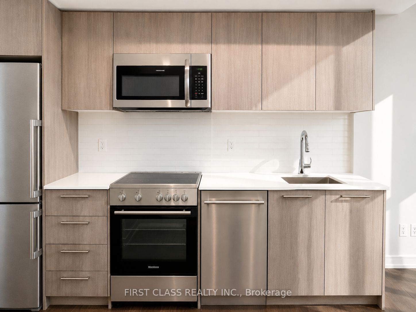 28 E Wellesley Street E 606, Toronto, ON M4Y 0C4 photo 3