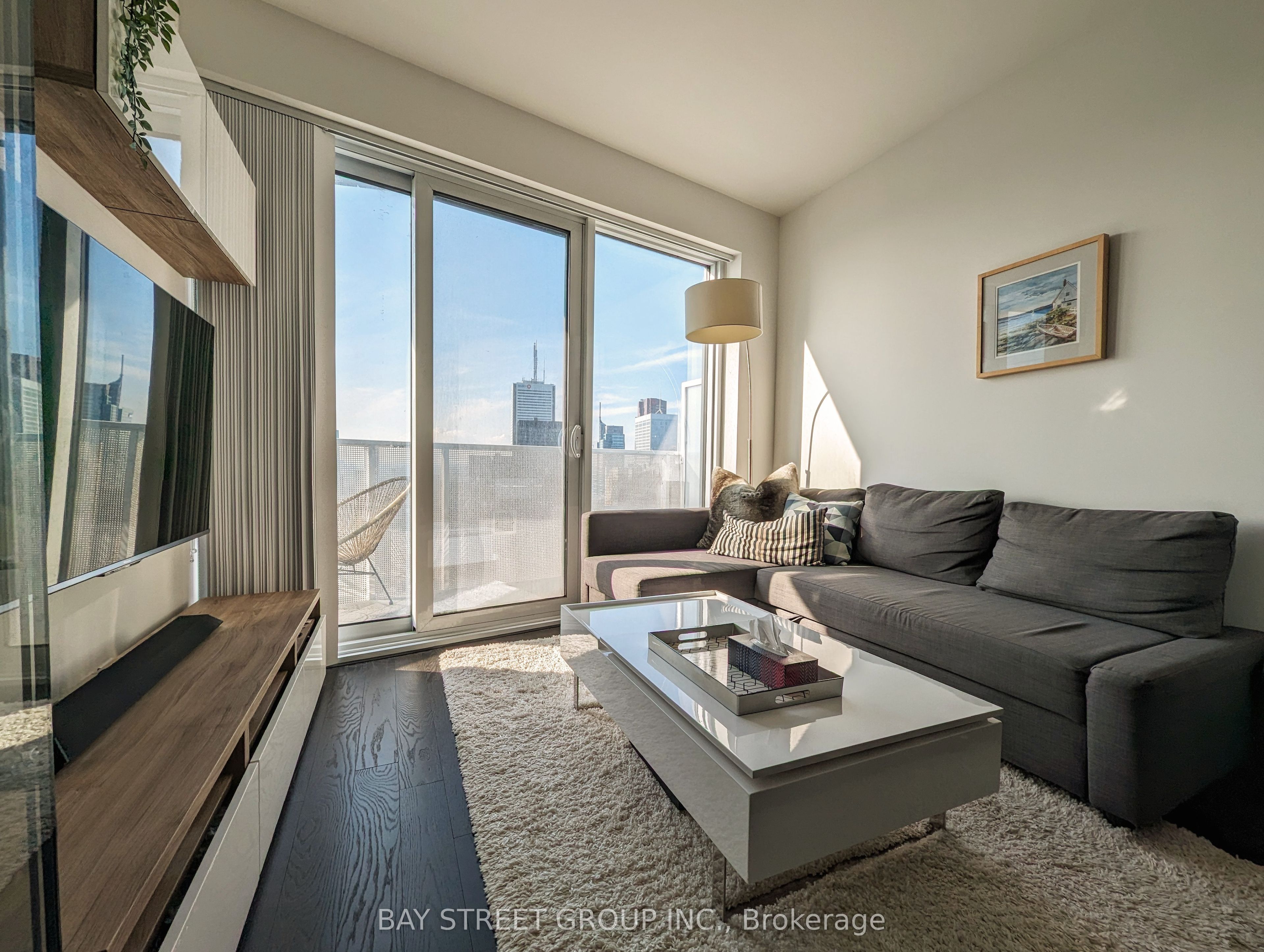 100 Harbour Street 6103, Toronto, ON M5J 0B5