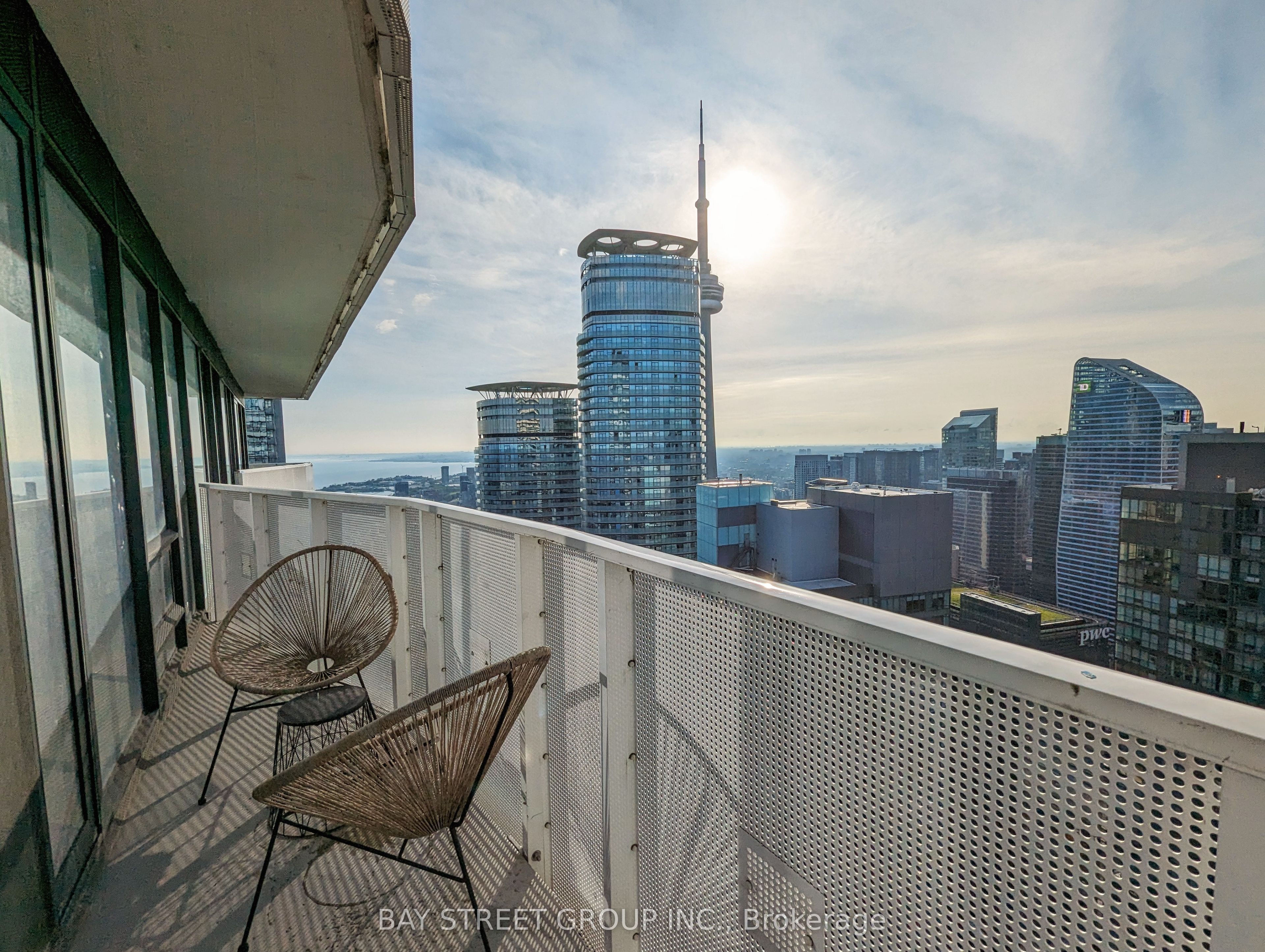 100 Harbour Street 6103, Toronto, ON M5J 0B5 photo 3