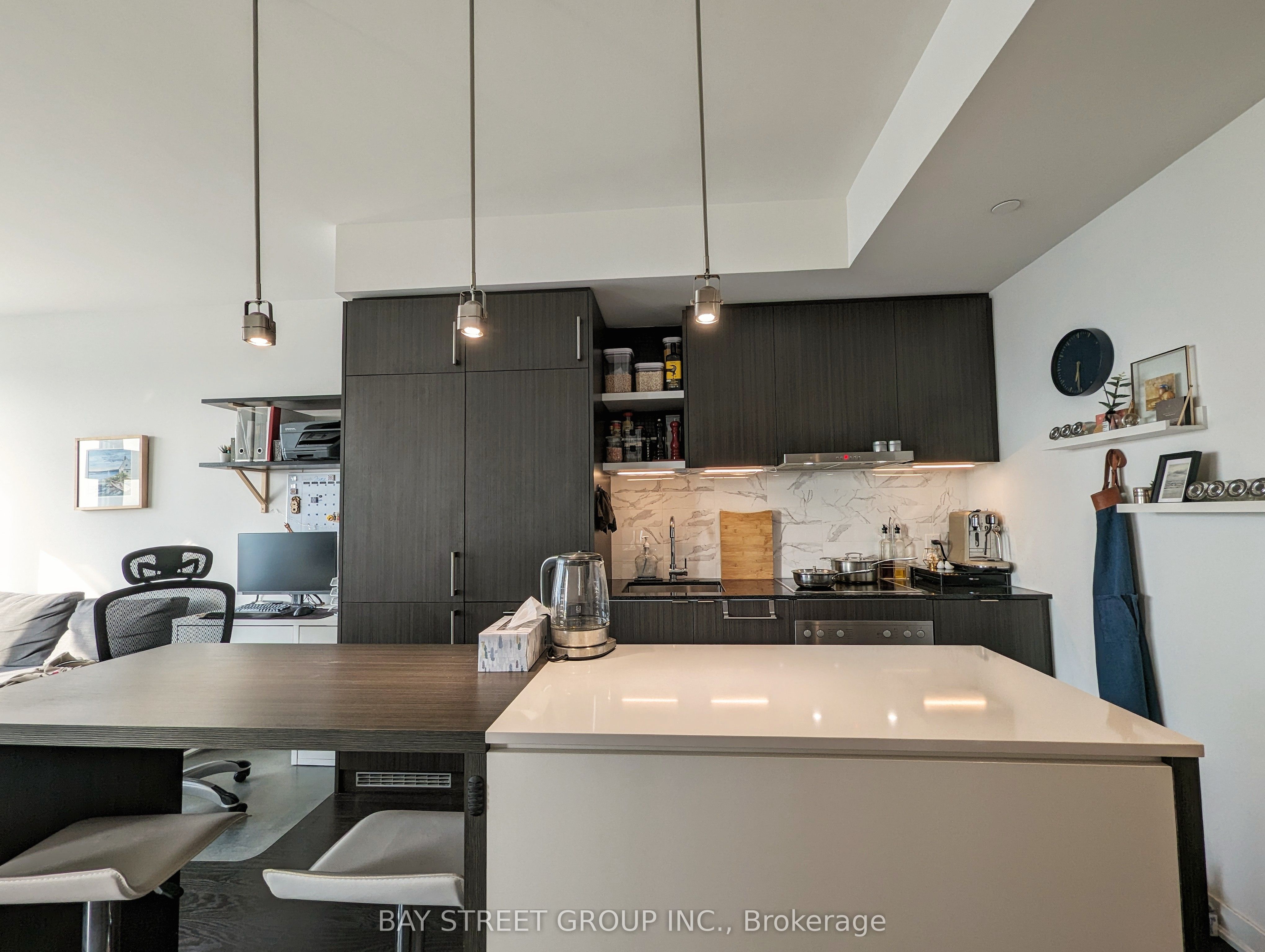 100 Harbour Street 6103, Toronto, ON M5J 0B5 photo 4