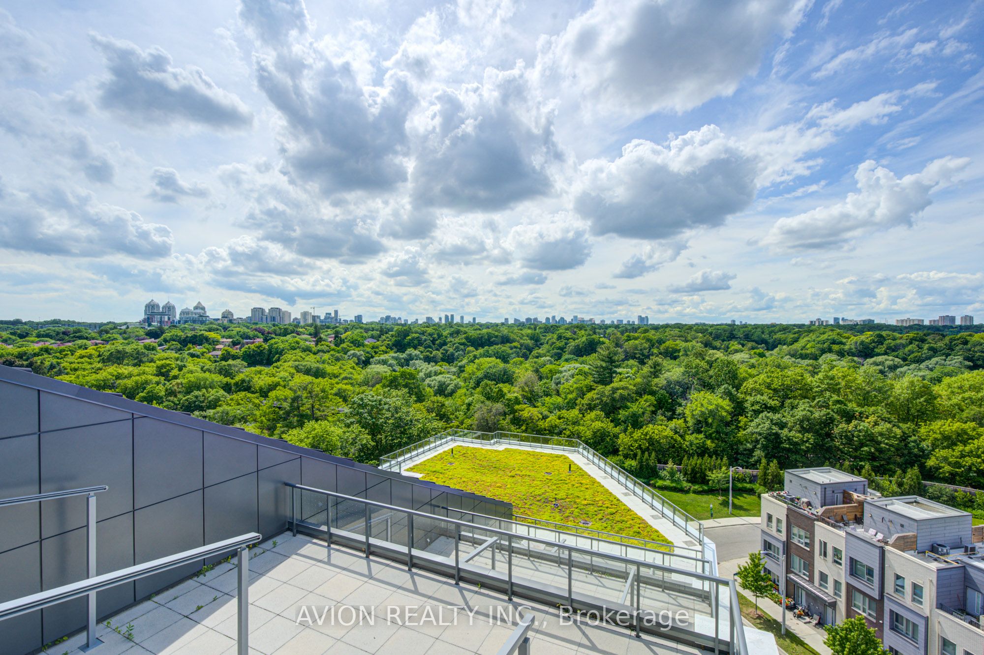 25 Adra Grado Way 1019, Toronto, ON M2J 0H6 photo 3