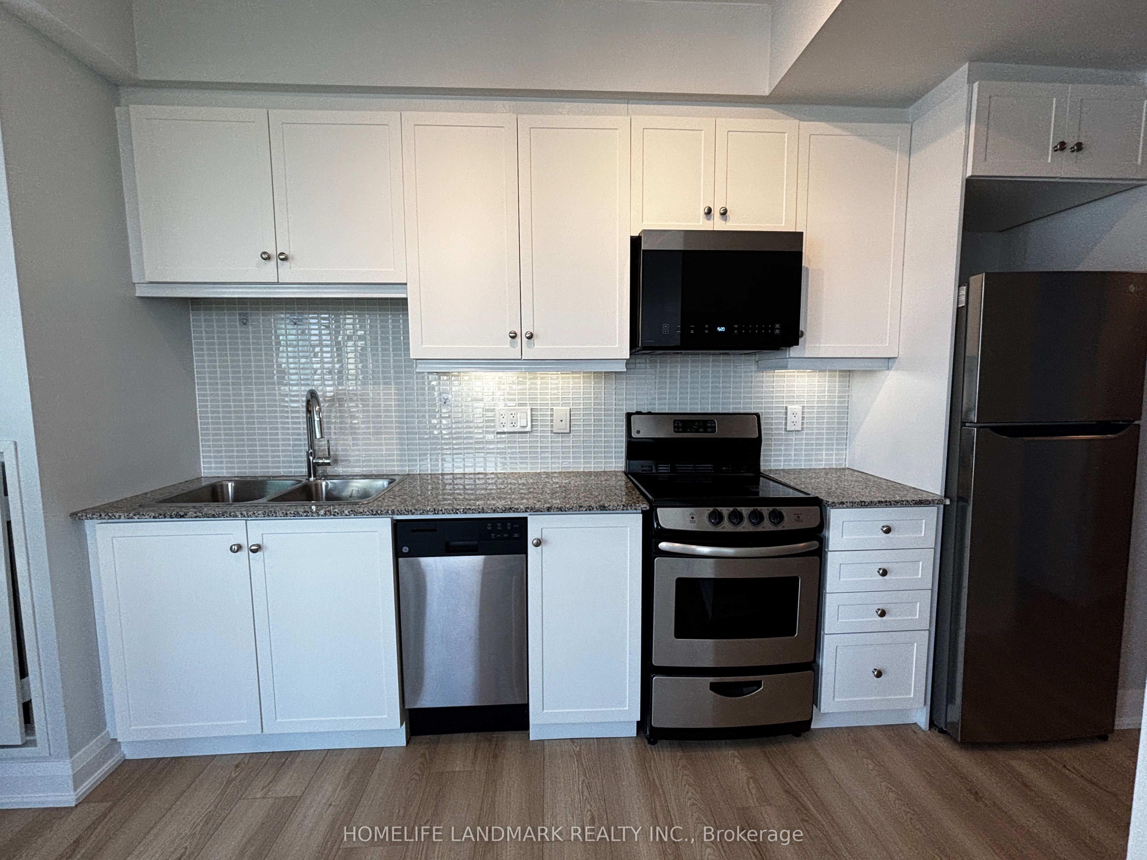 68 Canterbury Placeway 1809, Toronto, ON M2N 0H8 photo 2