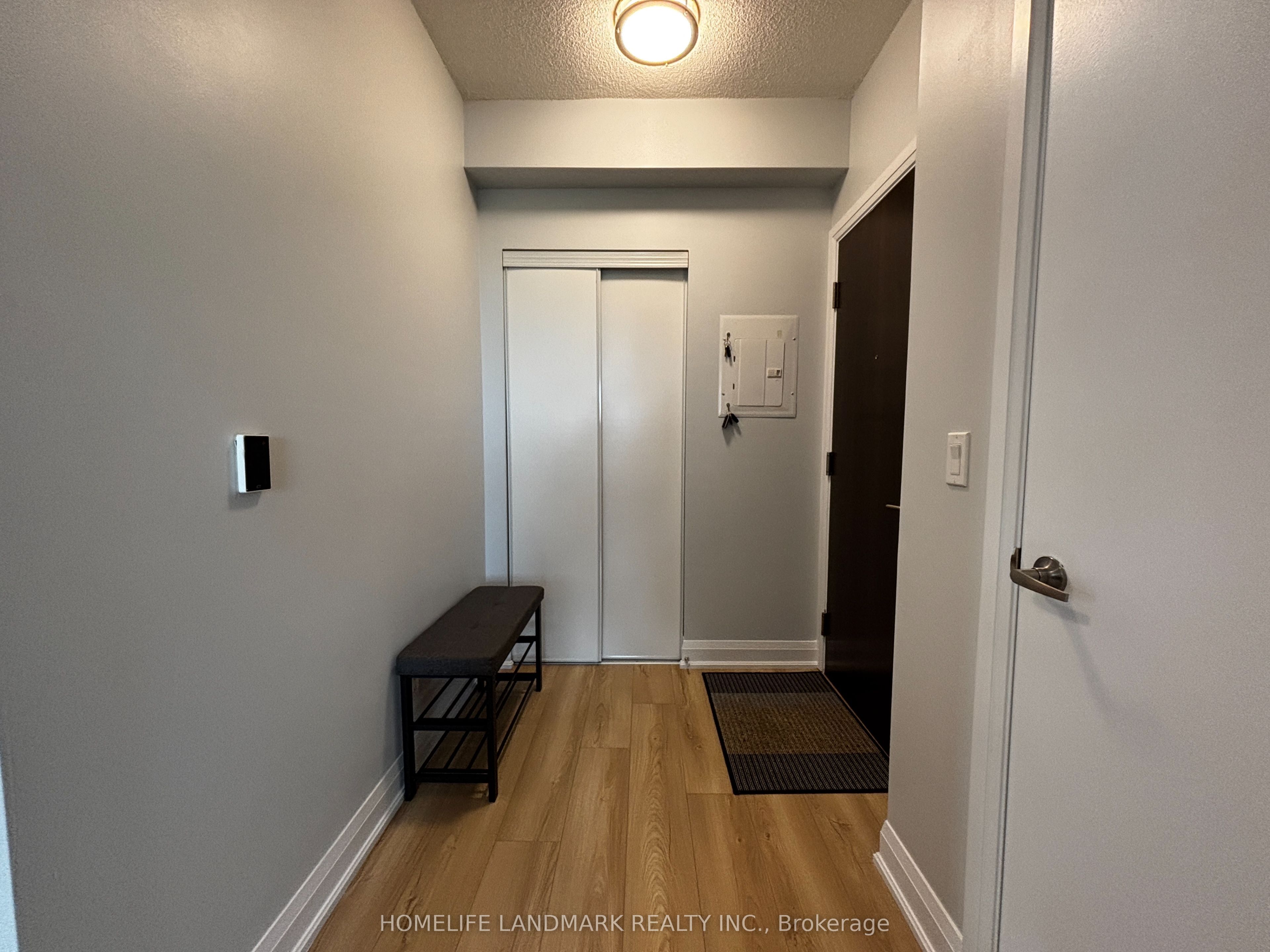 68 Canterbury Placeway 1809, Toronto, ON M2N 0H8 photo 3