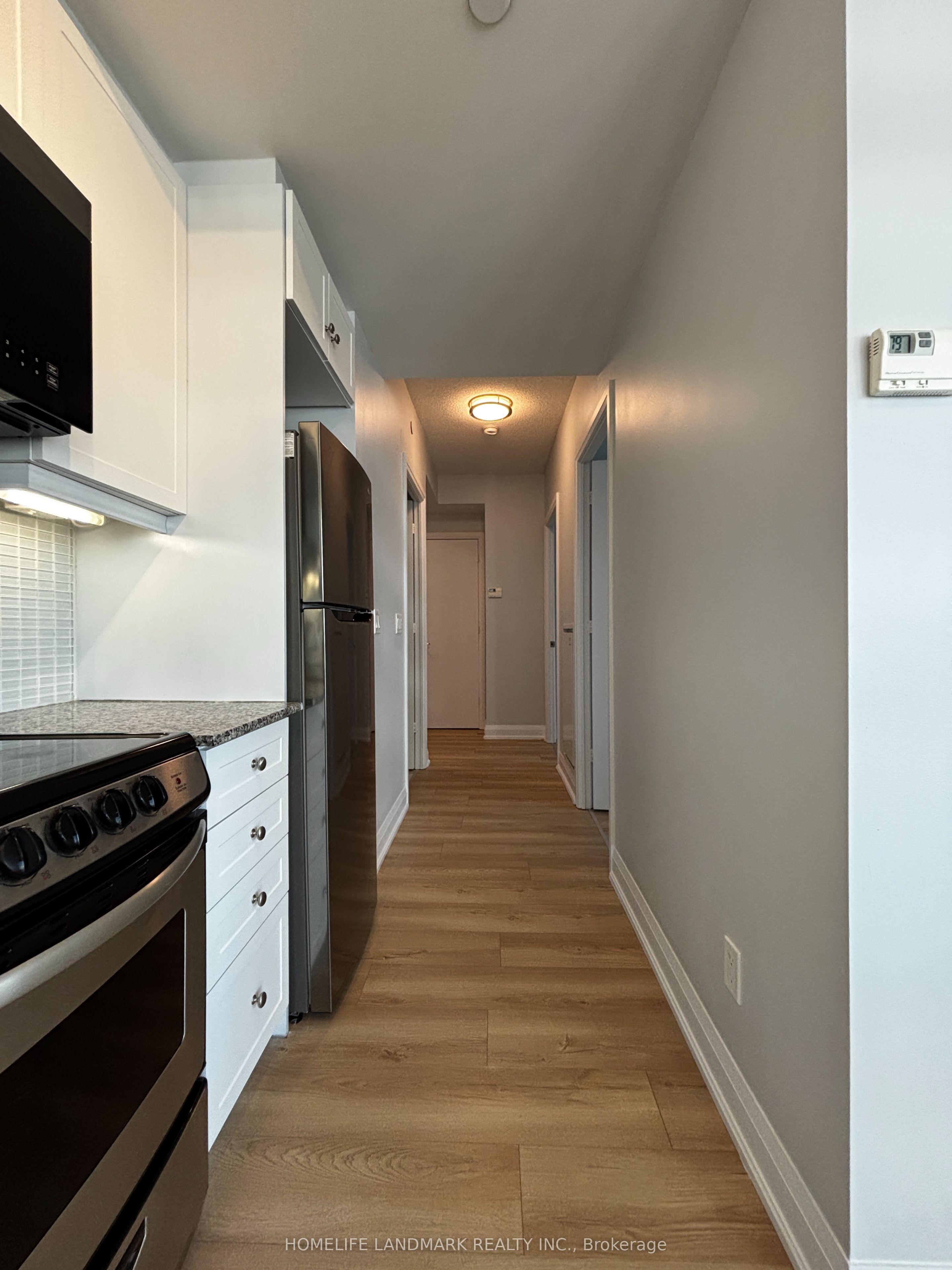 68 Canterbury Placeway 1809, Toronto, ON M2N 0H8 photo 4