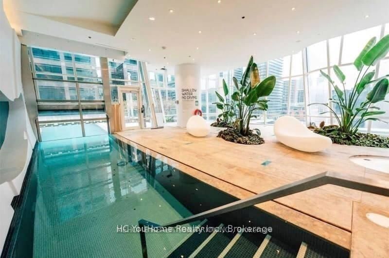 1 BLOOR Street E 5507, Toronto, ON M4W 0A8 photo 2