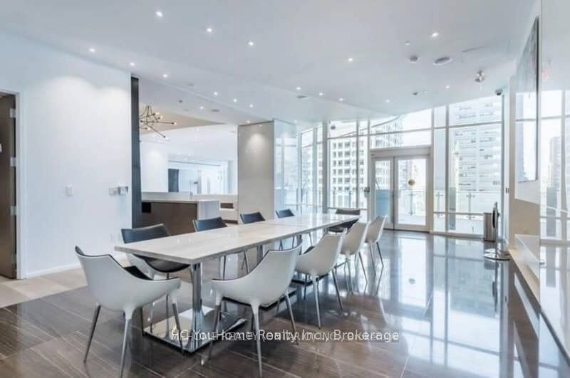 1 BLOOR Street E 5507, Toronto, ON M4W 0A8 photo 3