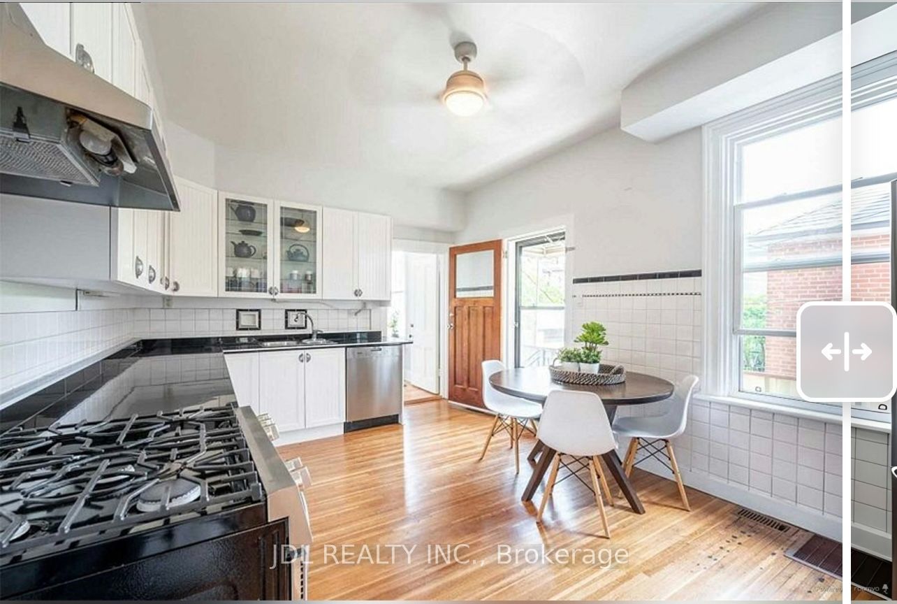 137 Denison Ave Avenue Suite A 2nd Floor, Toronto, ON M5T 2N2 photo 3