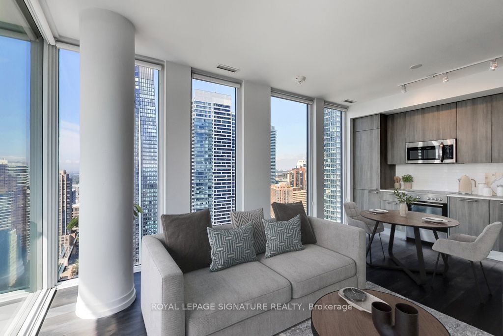 28 Wellesley Street E 3402, Toronto, ON M4Y 0C4 photo 4