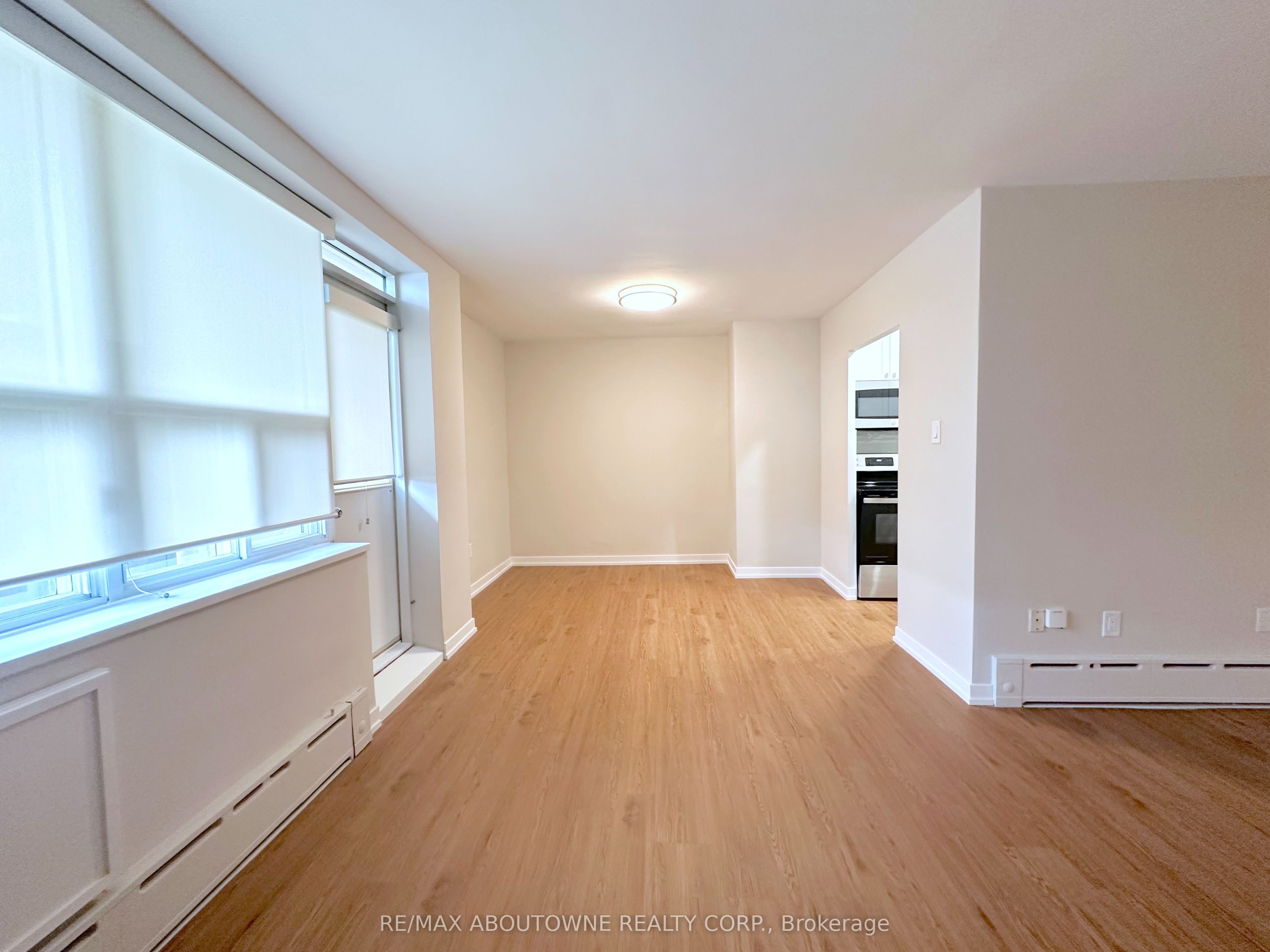 300 St Clair Avenue W 506, Toronto, ON M4V 1S4 photo 5