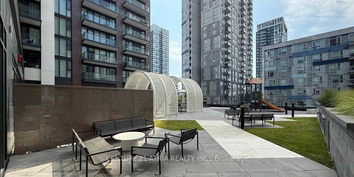 130 River Street 2010, Toronto, ON M5A 0R8 photo 5