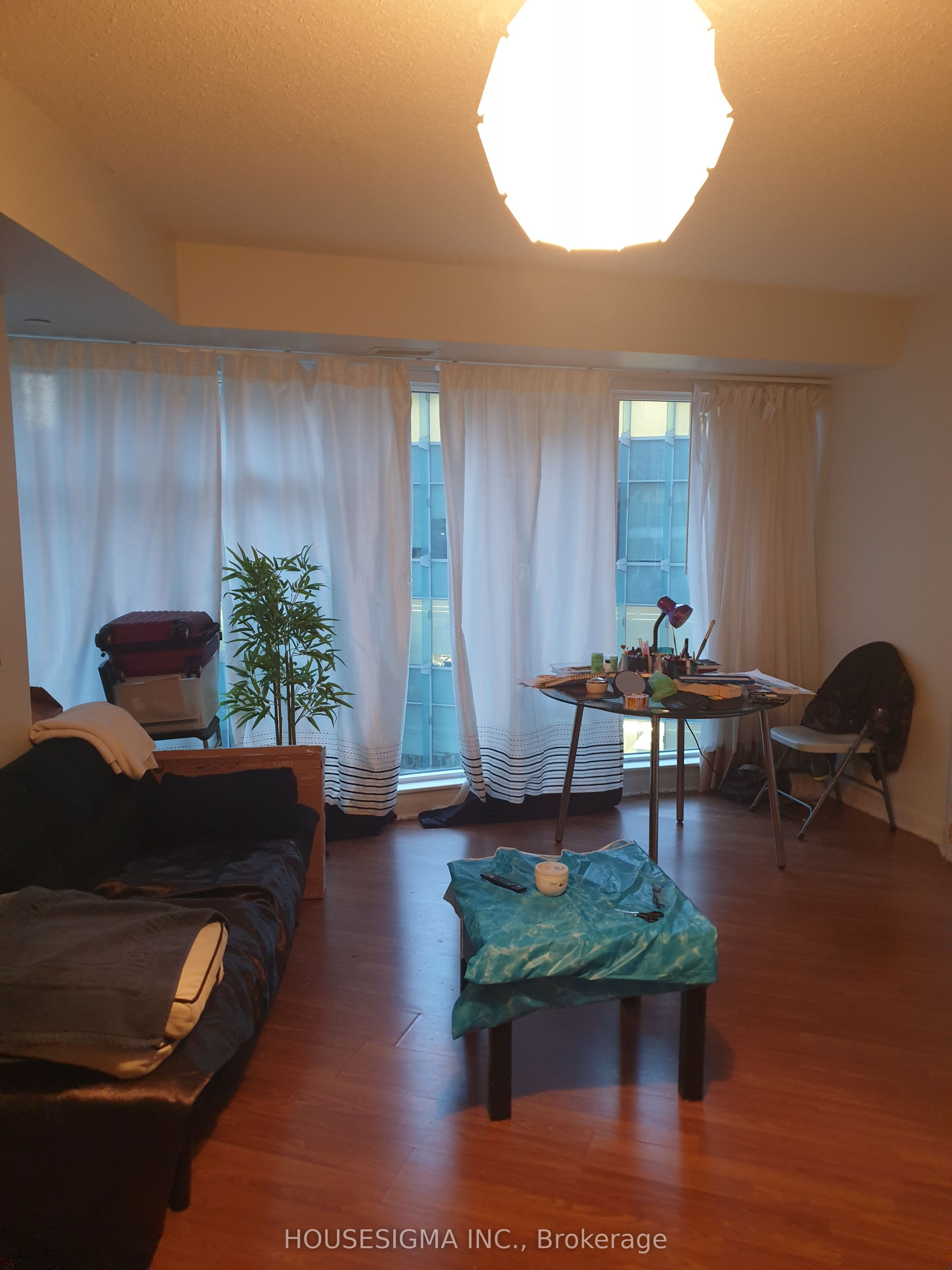 200 Victoria Street 1010, Toronto, ON M5B 1V8