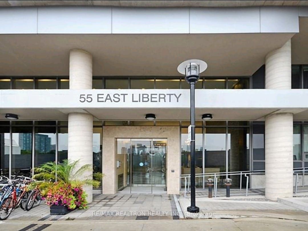 55 East Liberty Street 312, Toronto, ON M6K 3P9 photo 2
