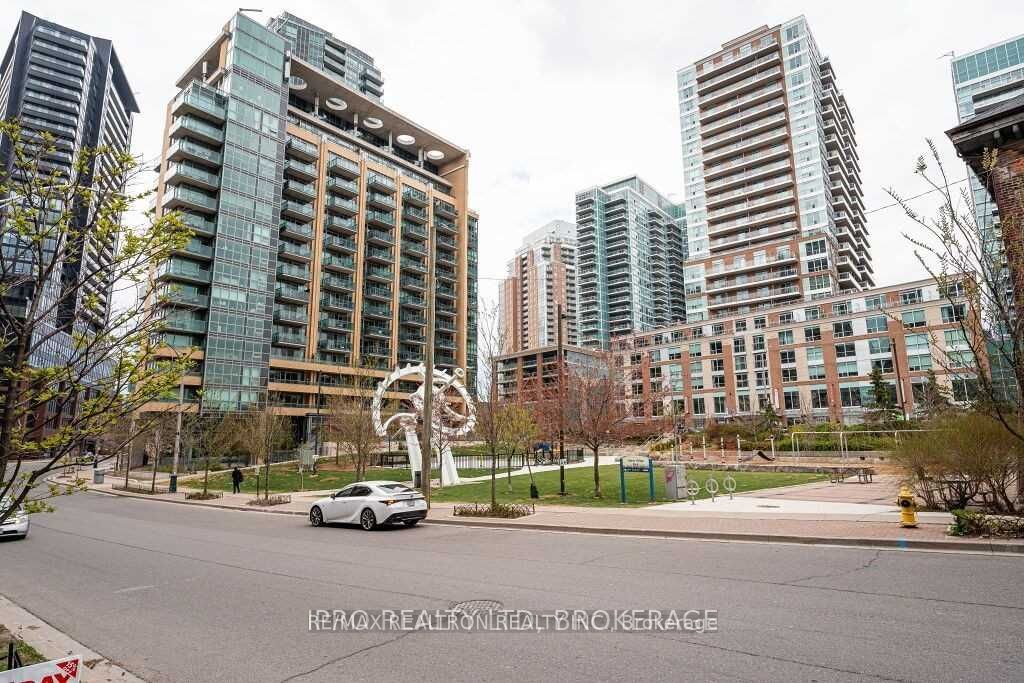 55 East Liberty Street 312, Toronto, ON M6K 3P9 photo 3