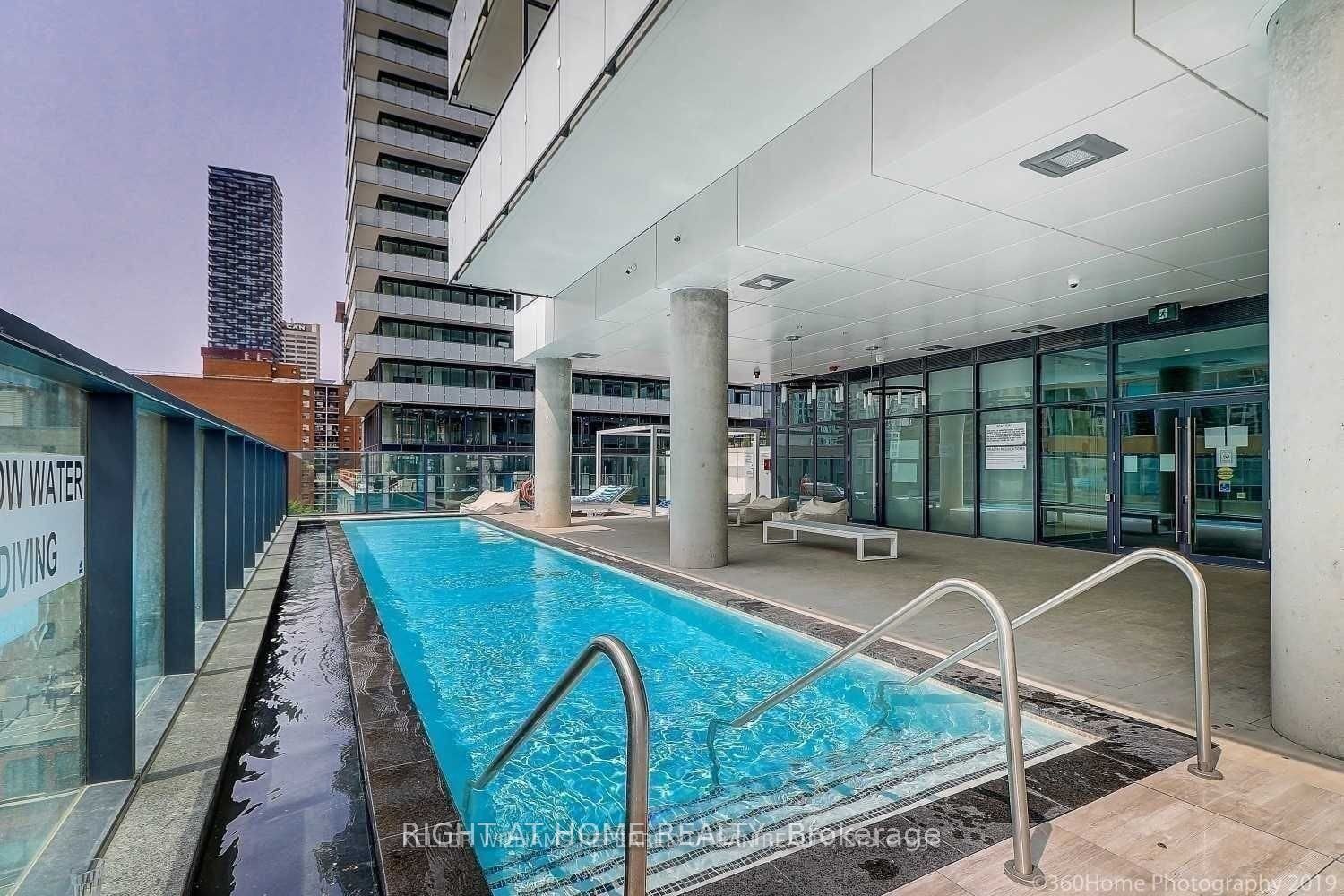 185 Roehampton Avenue 1906, Toronto, ON M4P 0C6 photo 2