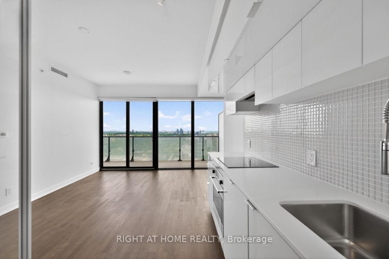 185 Roehampton Avenue 1906, Toronto, ON M4P 0C6 photo 4