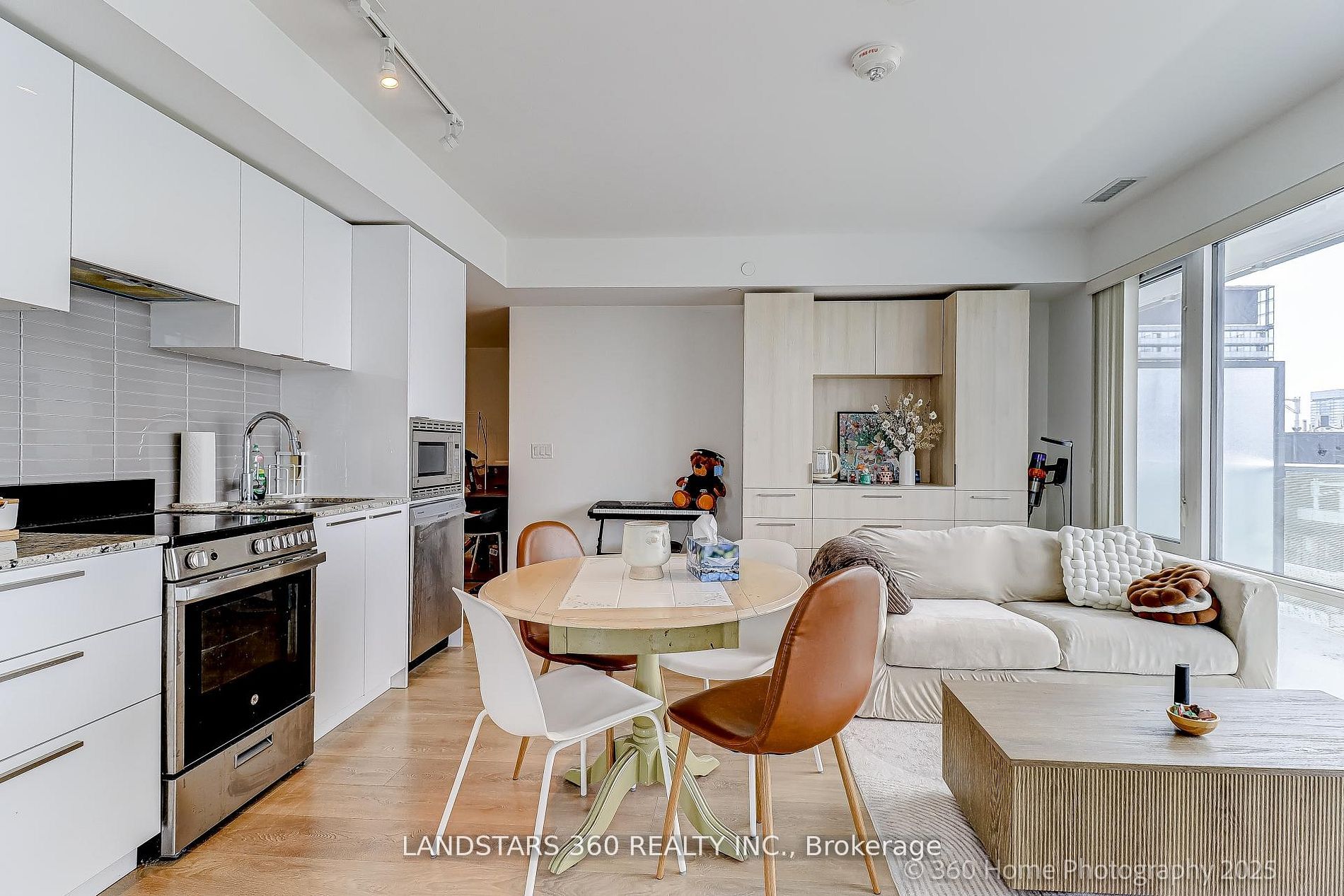 501 Yonge Street 4202, Toronto, ON M4Y 1Y4 photo 4