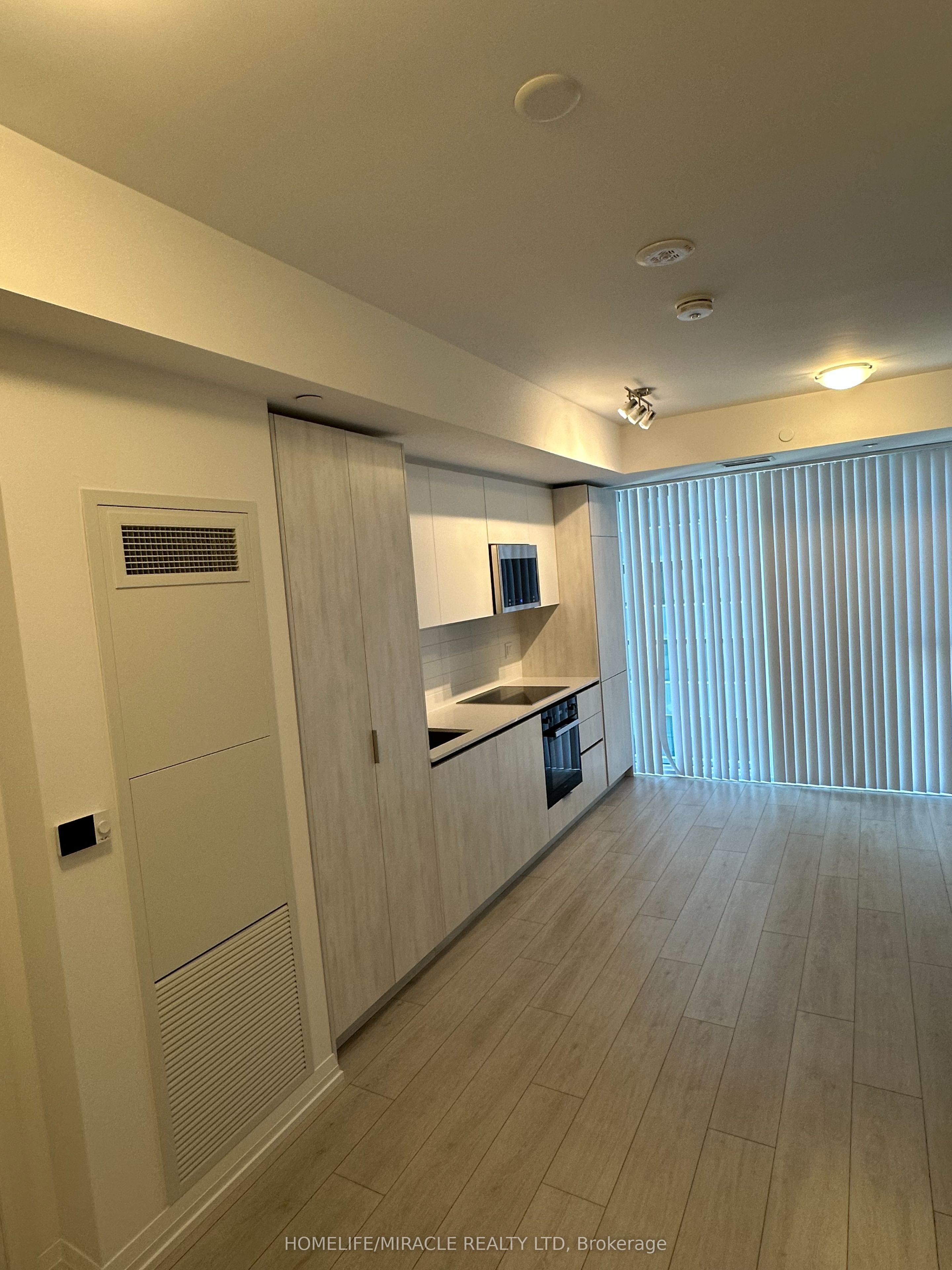 400 King Street 2302, Toronto, ON M5V 1K2