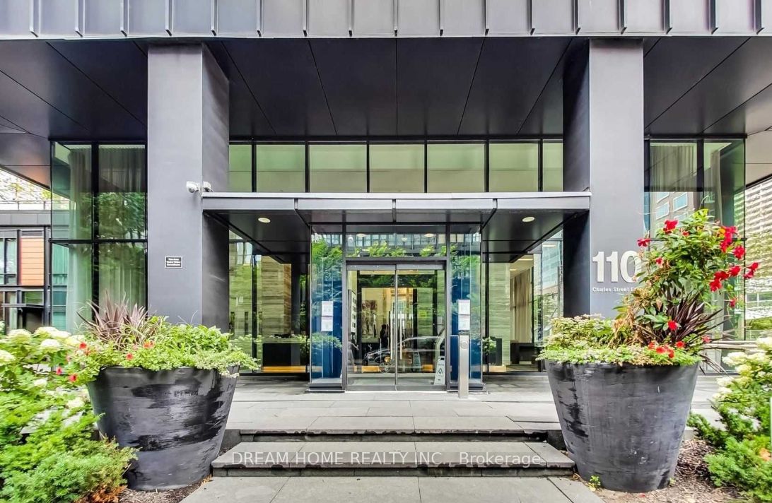 110 Charles Street E 608, Toronto, ON M4Y 1T5