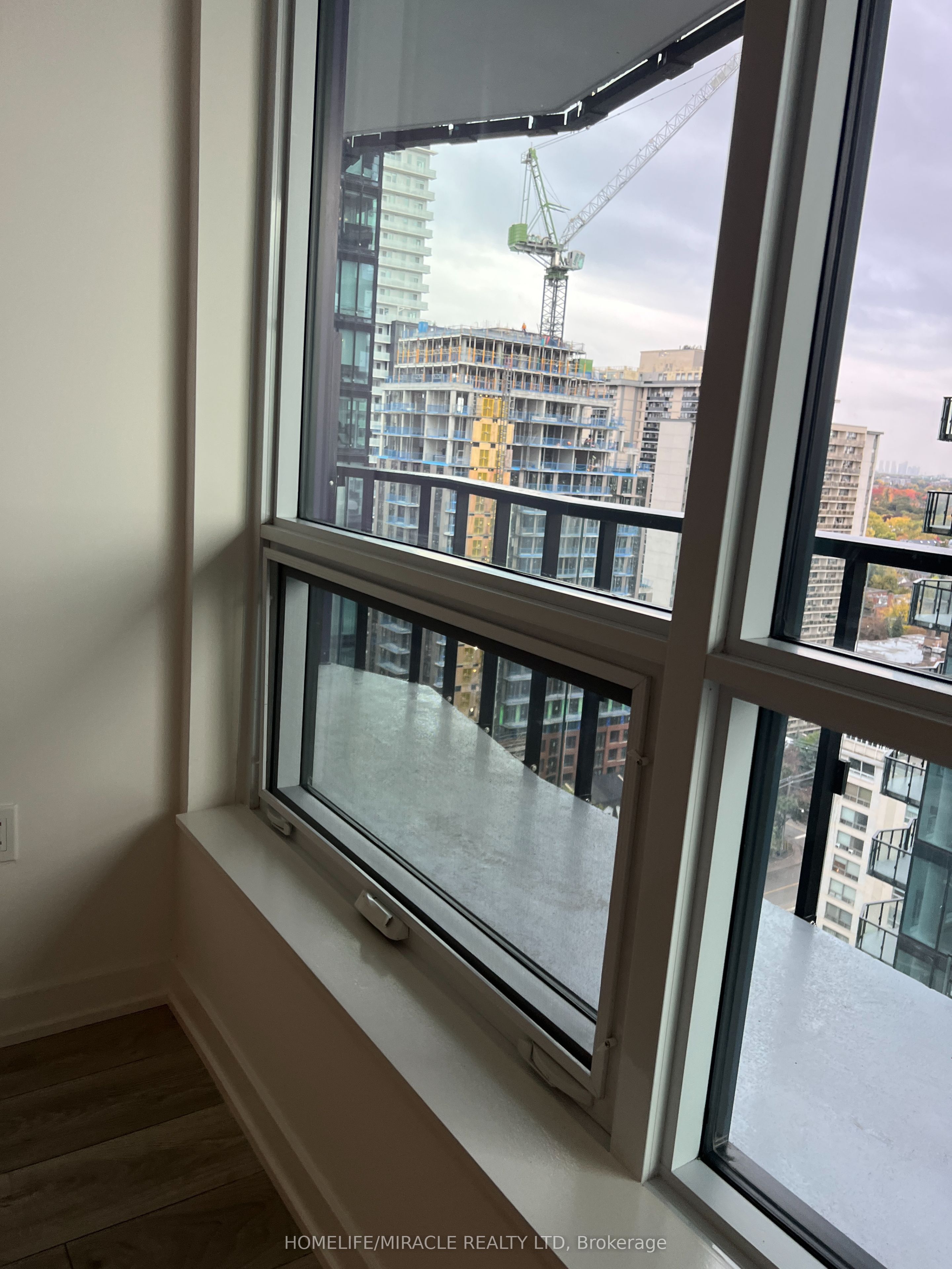 110 Broadway Avenue 1706, Toronto, ON M4P 1V7 photo 2