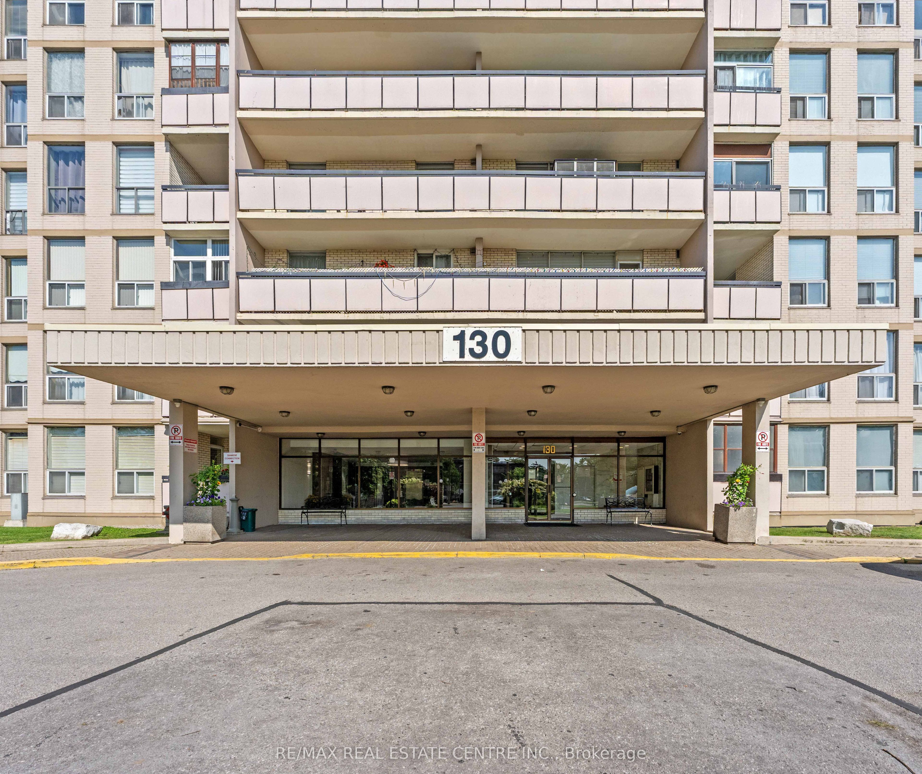 130 Neptune Drive 504, Toronto, ON M6A 1X5 photo 4