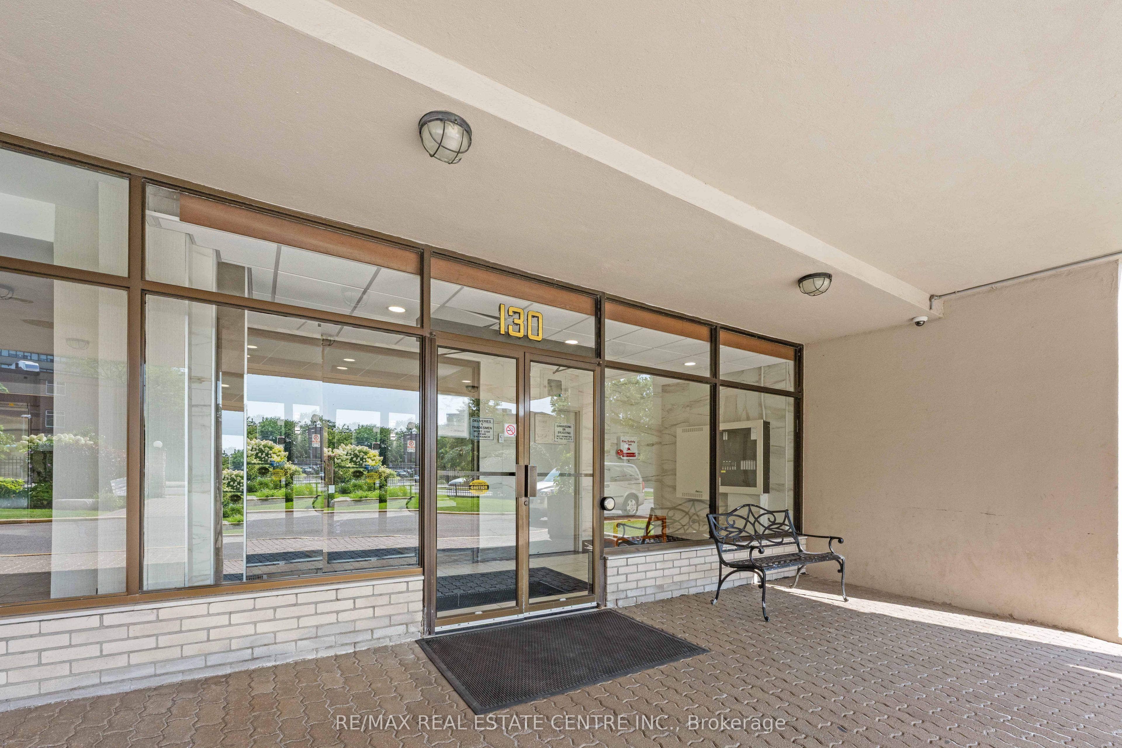 130 Neptune Drive 504, Toronto, ON M6A 1X5 photo 5