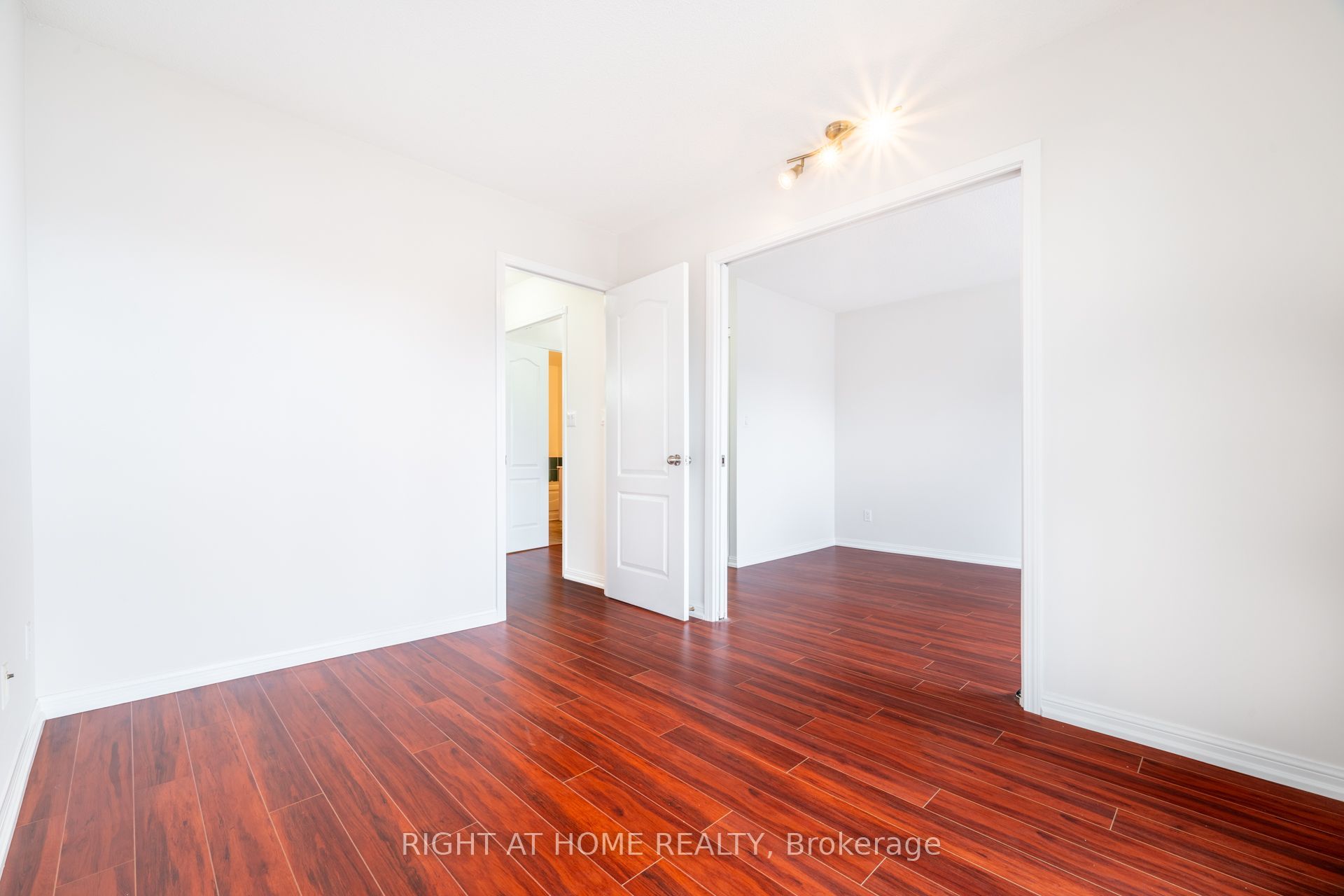 220 Grandview Way, Toronto, ON M2N 6V3 photo 4