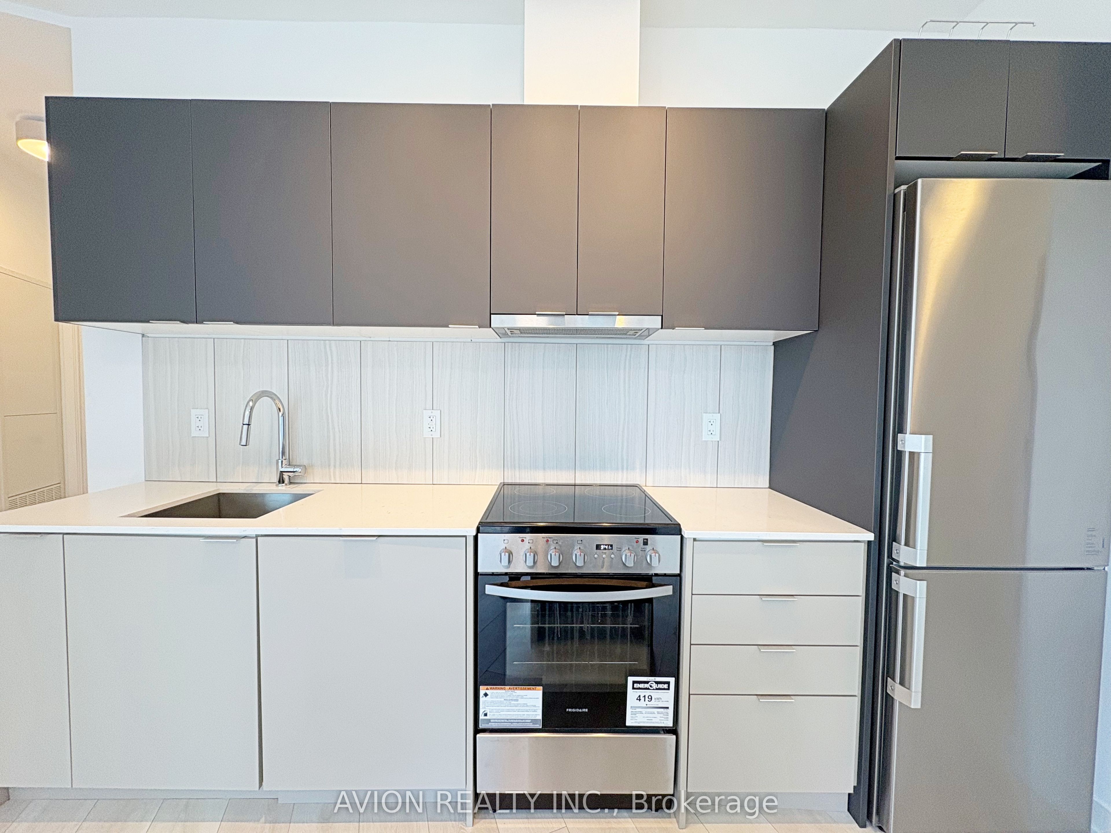 8 Tippett Road 1016, Toronto, ON M3H 0E7
