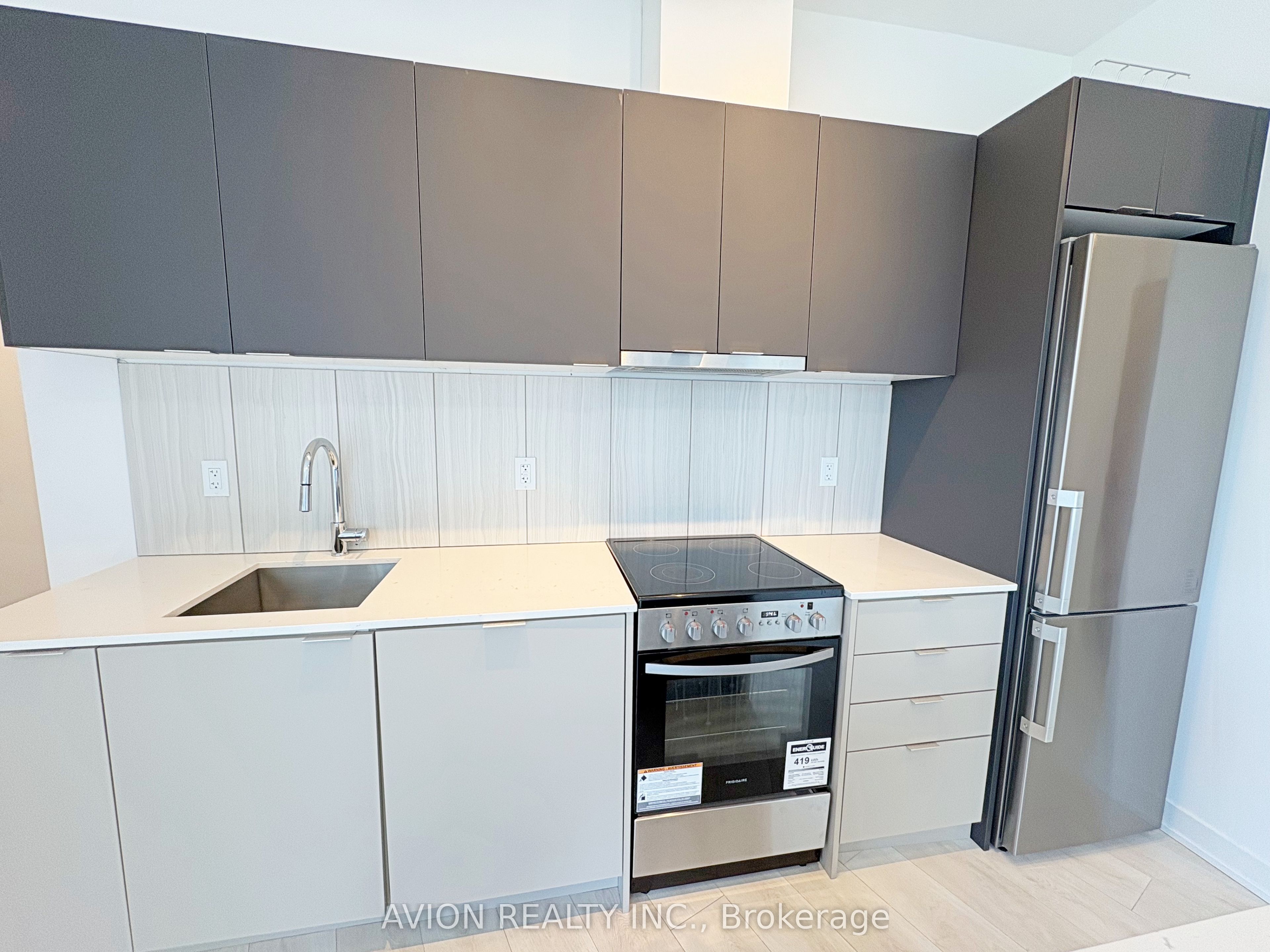 8 Tippett Road 1016, Toronto, ON M3H 0E7 photo 3