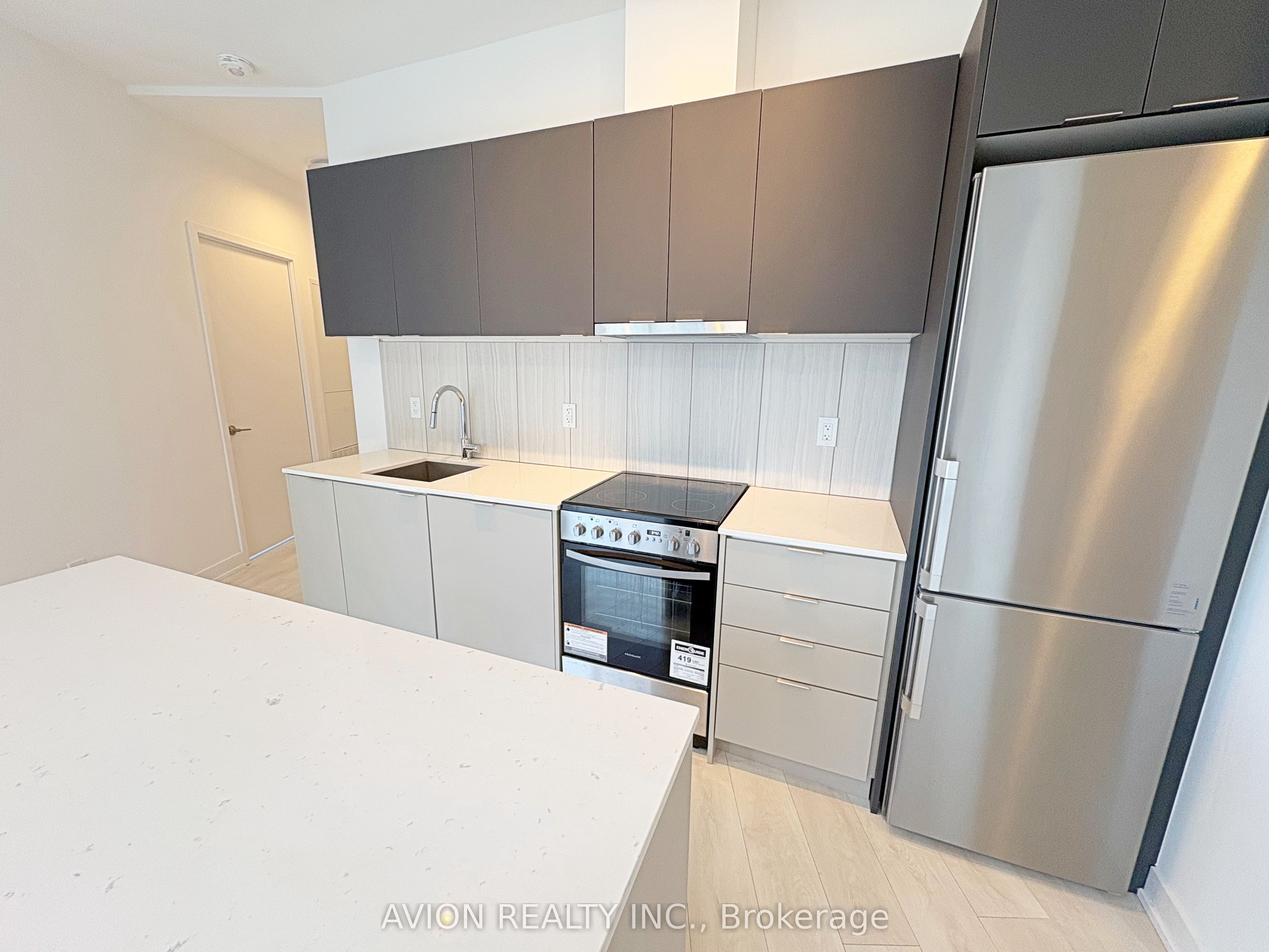 8 Tippett Road 1016, Toronto, ON M3H 0E7 photo 5