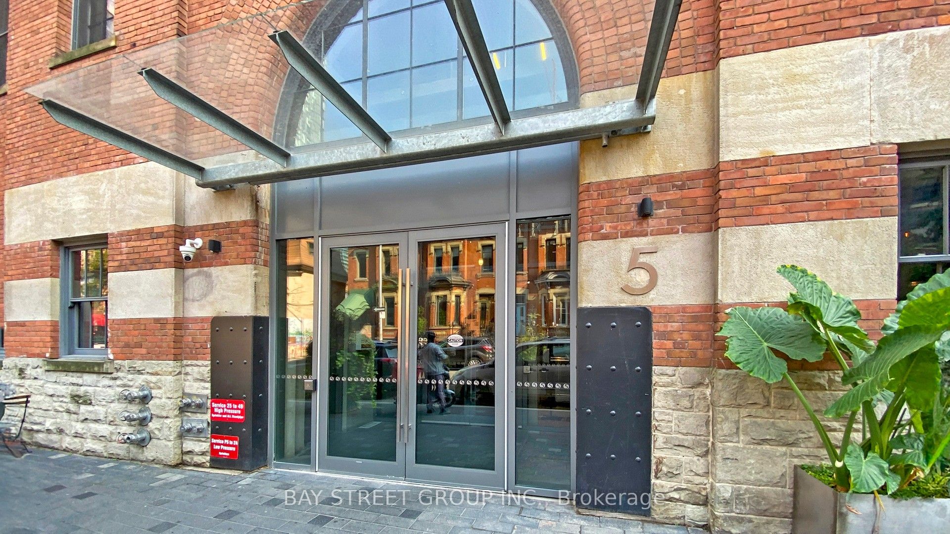 5 St. Joseph Street 3905, Toronto, ON M4Y 0B6 photo 2