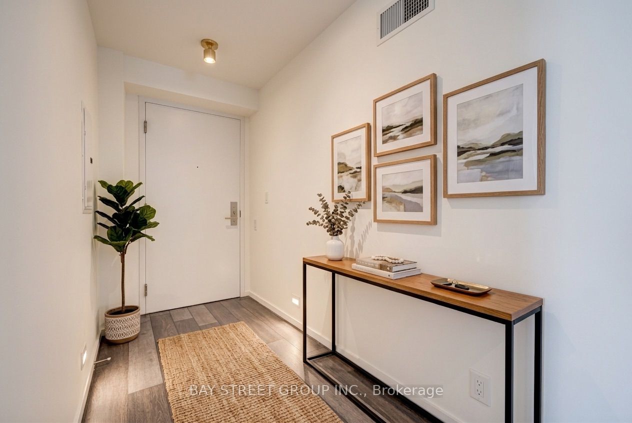 5 St. Joseph Street 3905, Toronto, ON M4Y 0B6 photo 3