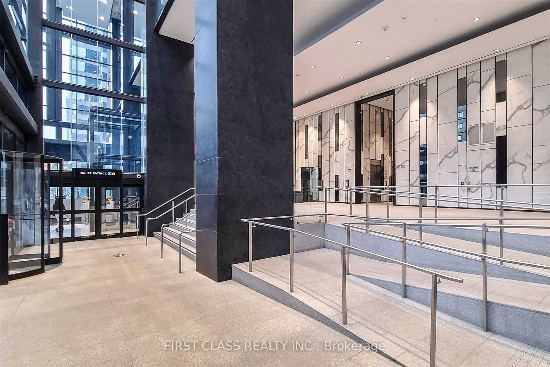 488 University Avenue 3901, Toronto, ON M5G 0C1 photo 2