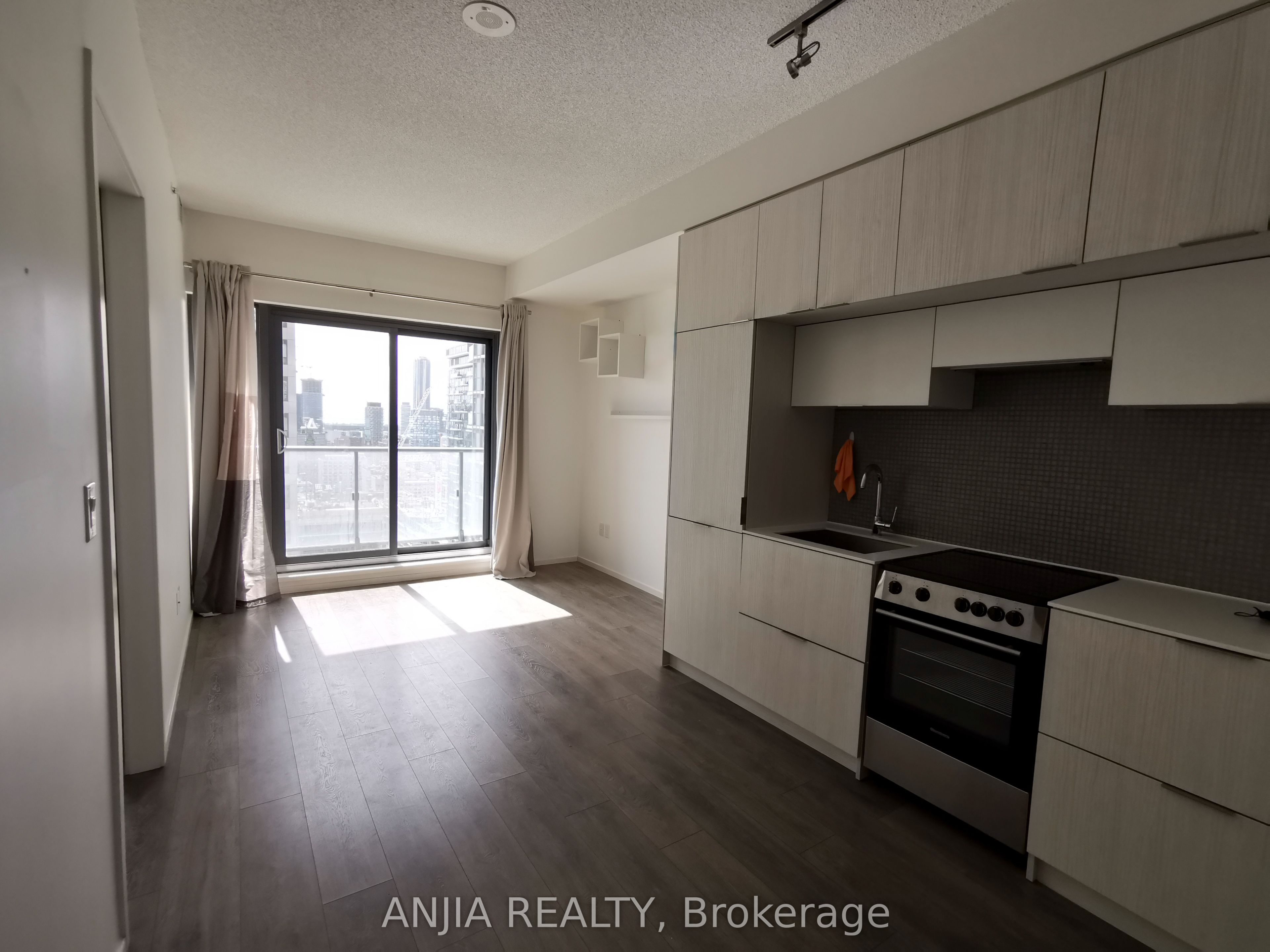 159 Dundas Street E 2202, Toronto, ON M5B 0A9 photo 4