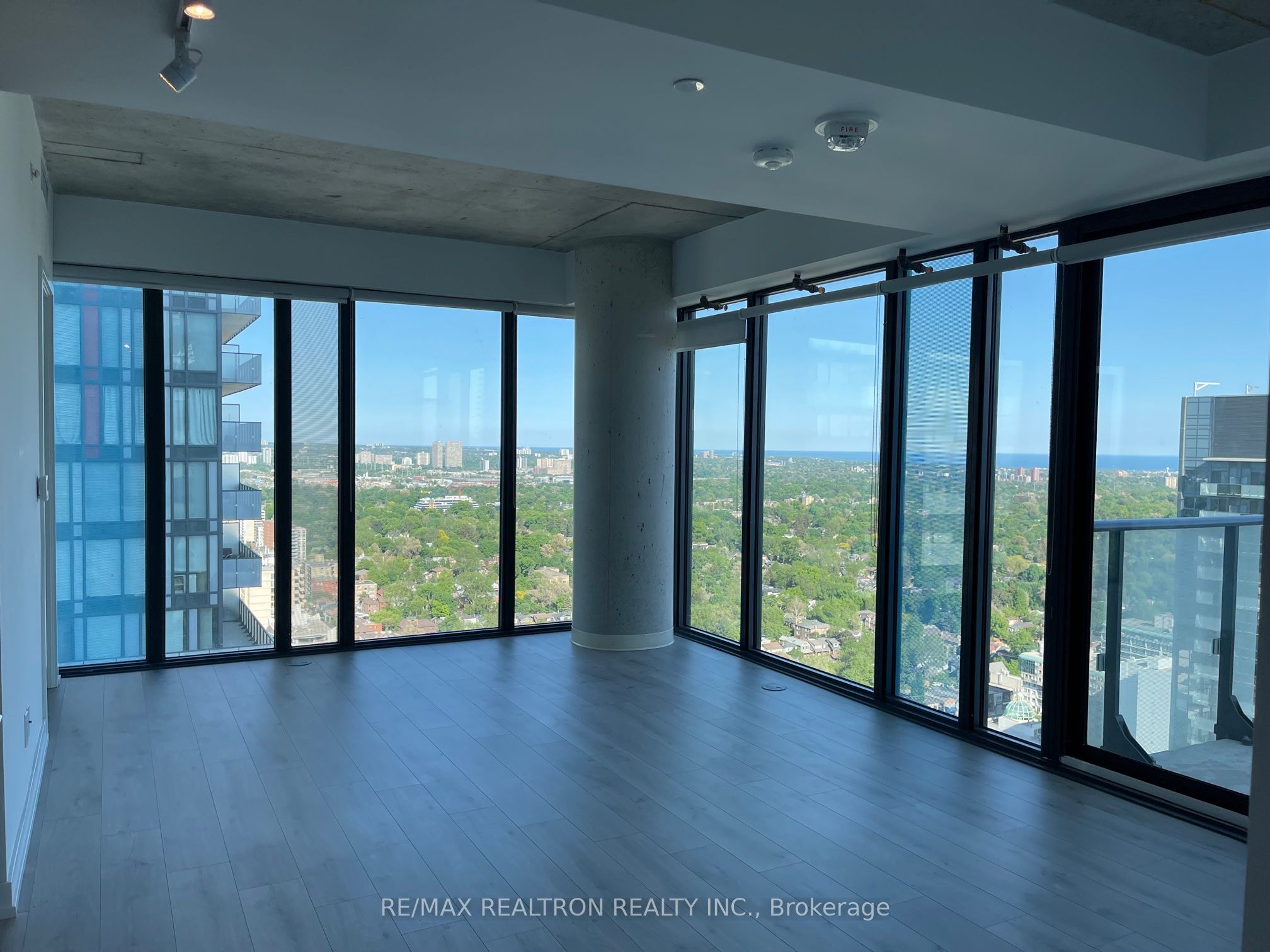 161 Roehampton Avenue 3609, Toronto, ON M4P 0C8 photo 2