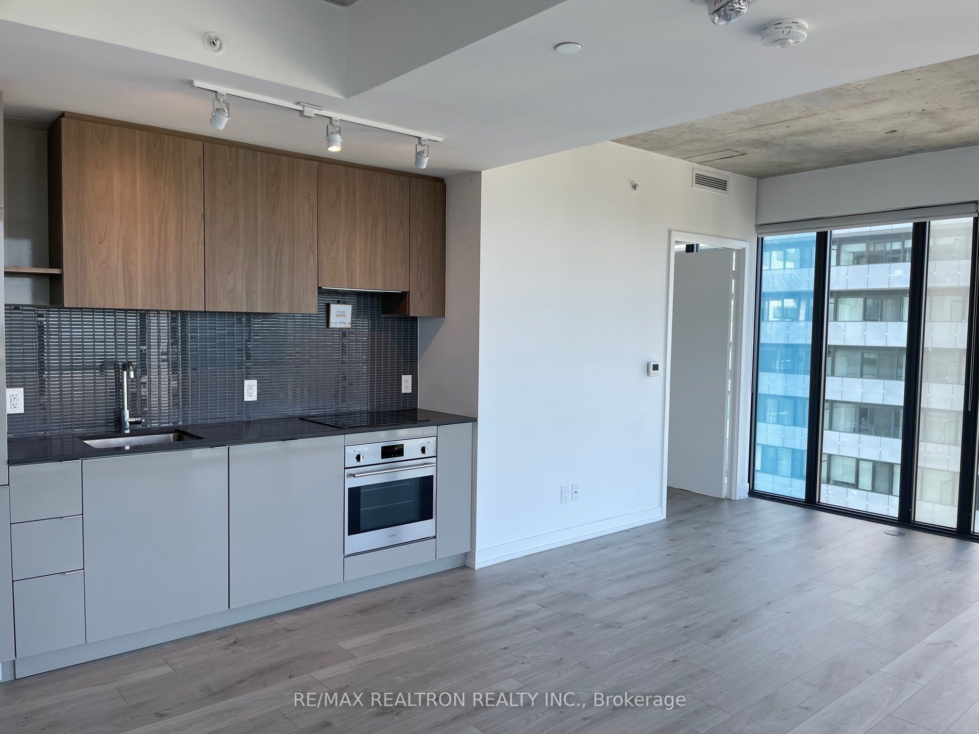 161 Roehampton Avenue 3609, Toronto, ON M4P 0C8 photo 4