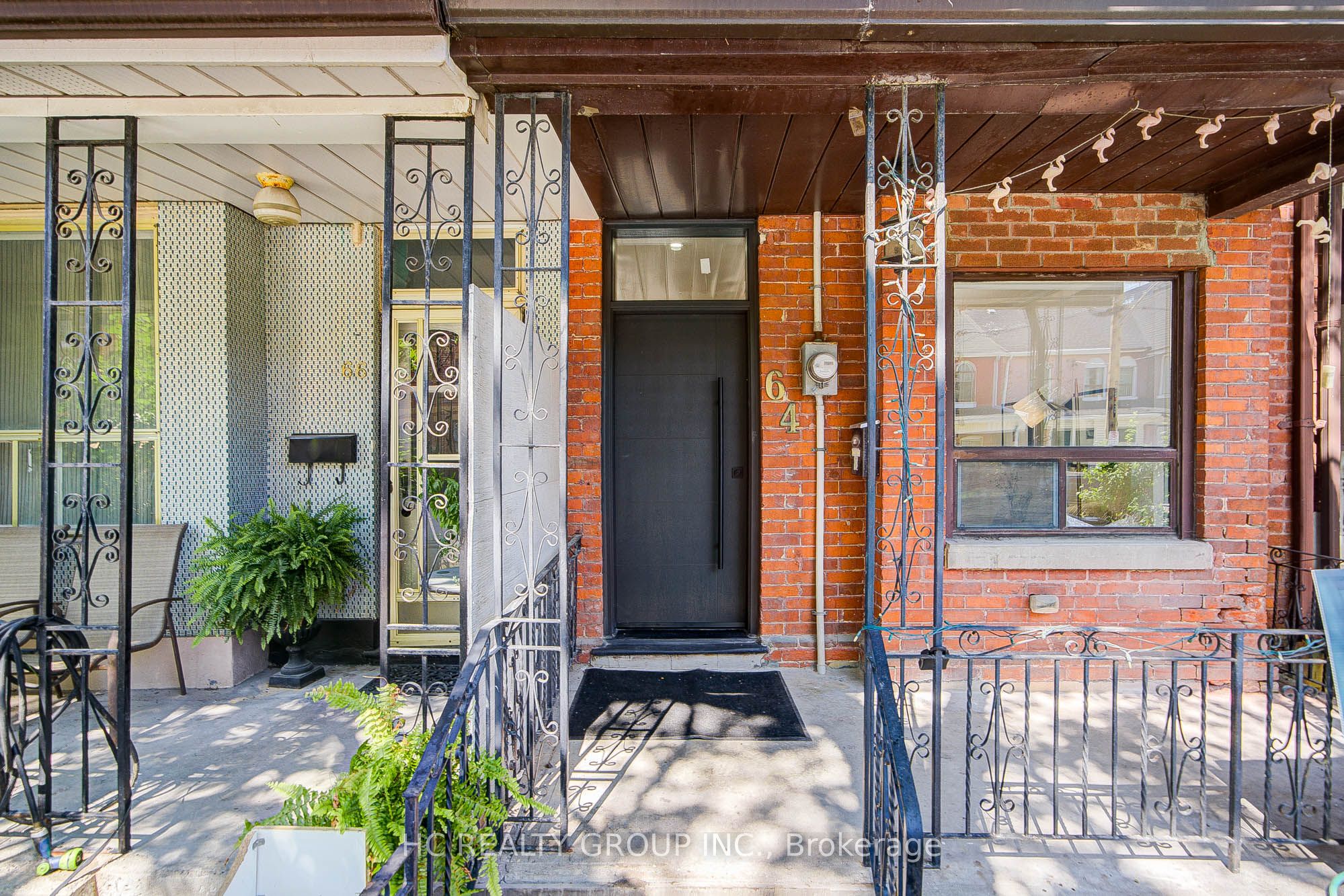 64 Wales Avenue, Toronto, ON M5T 1J4 photo 2