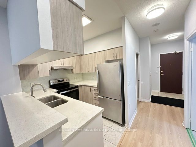 22 Olive Avenue 101, Toronto, ON M2N 7G6