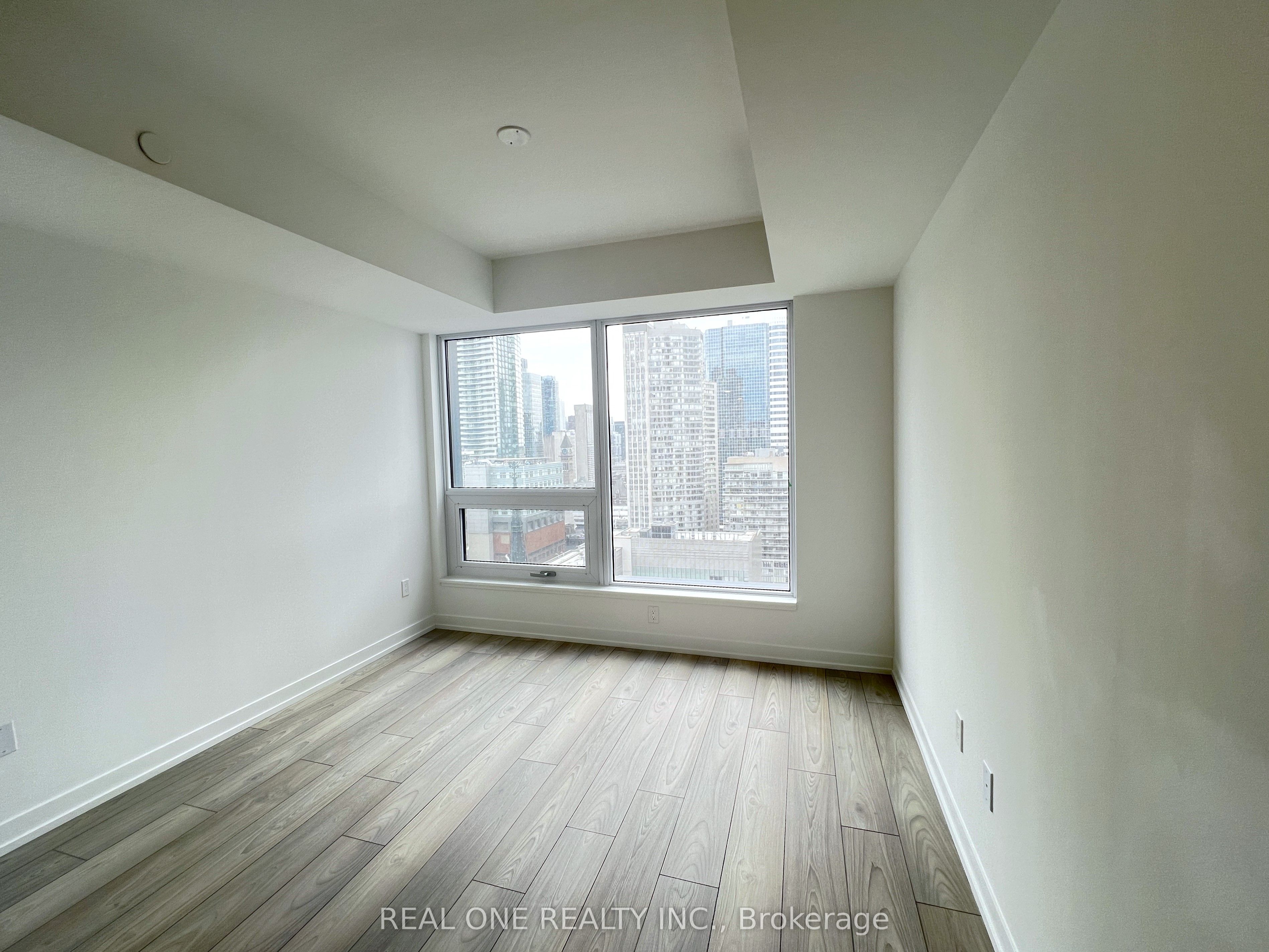 82 Dalhousie Street 2908, Toronto, ON M5B 0C5 photo 4
