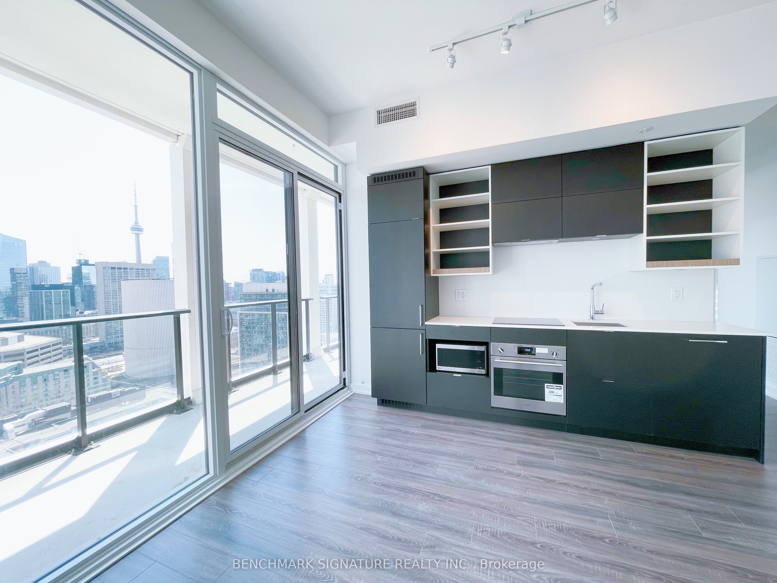 20 Edward Street 2710, Toronto, ON M5G 1C9 photo 3