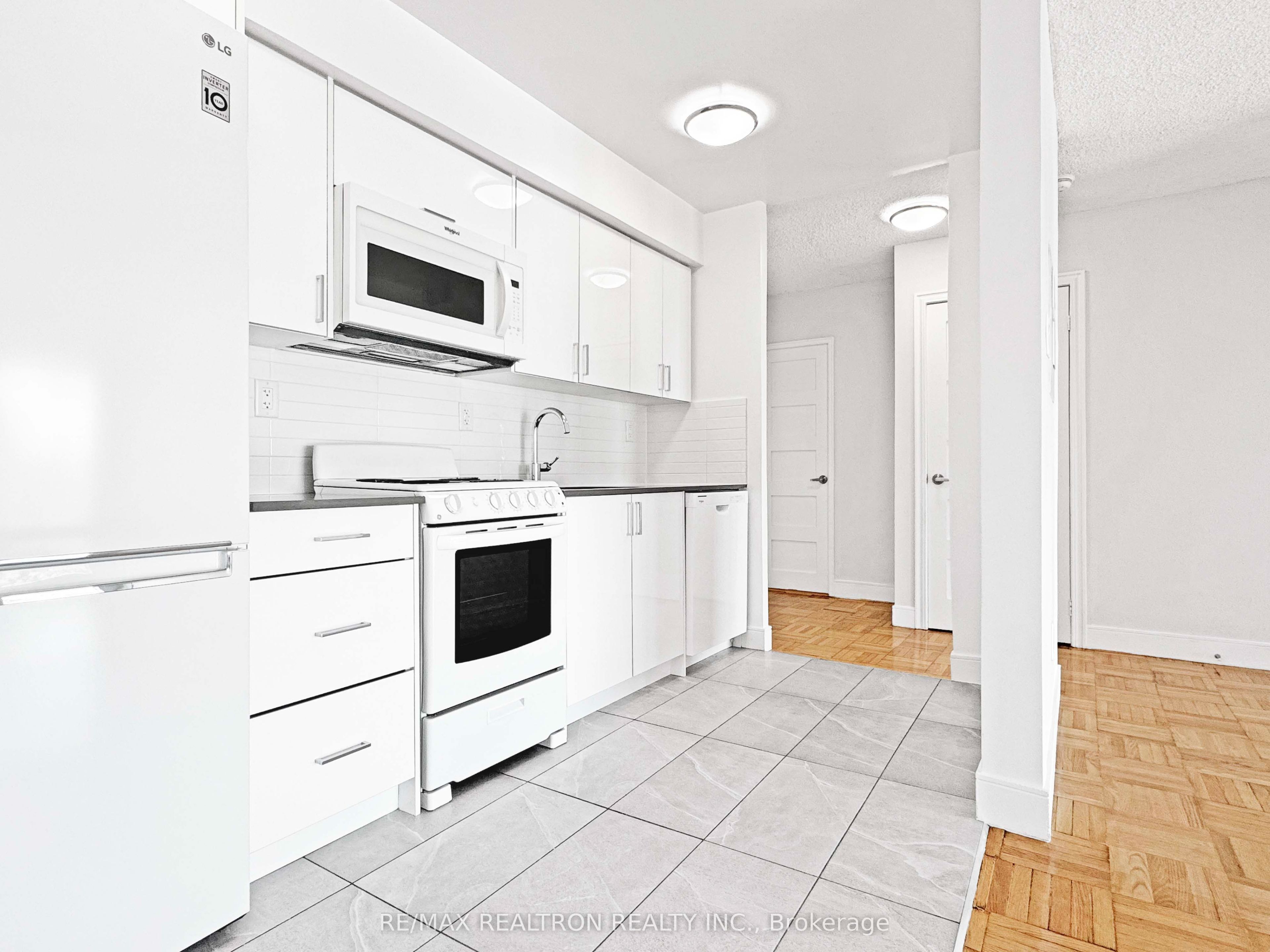 990 Avenue Road 408, Toronto, ON M5P 2K8 photo 5