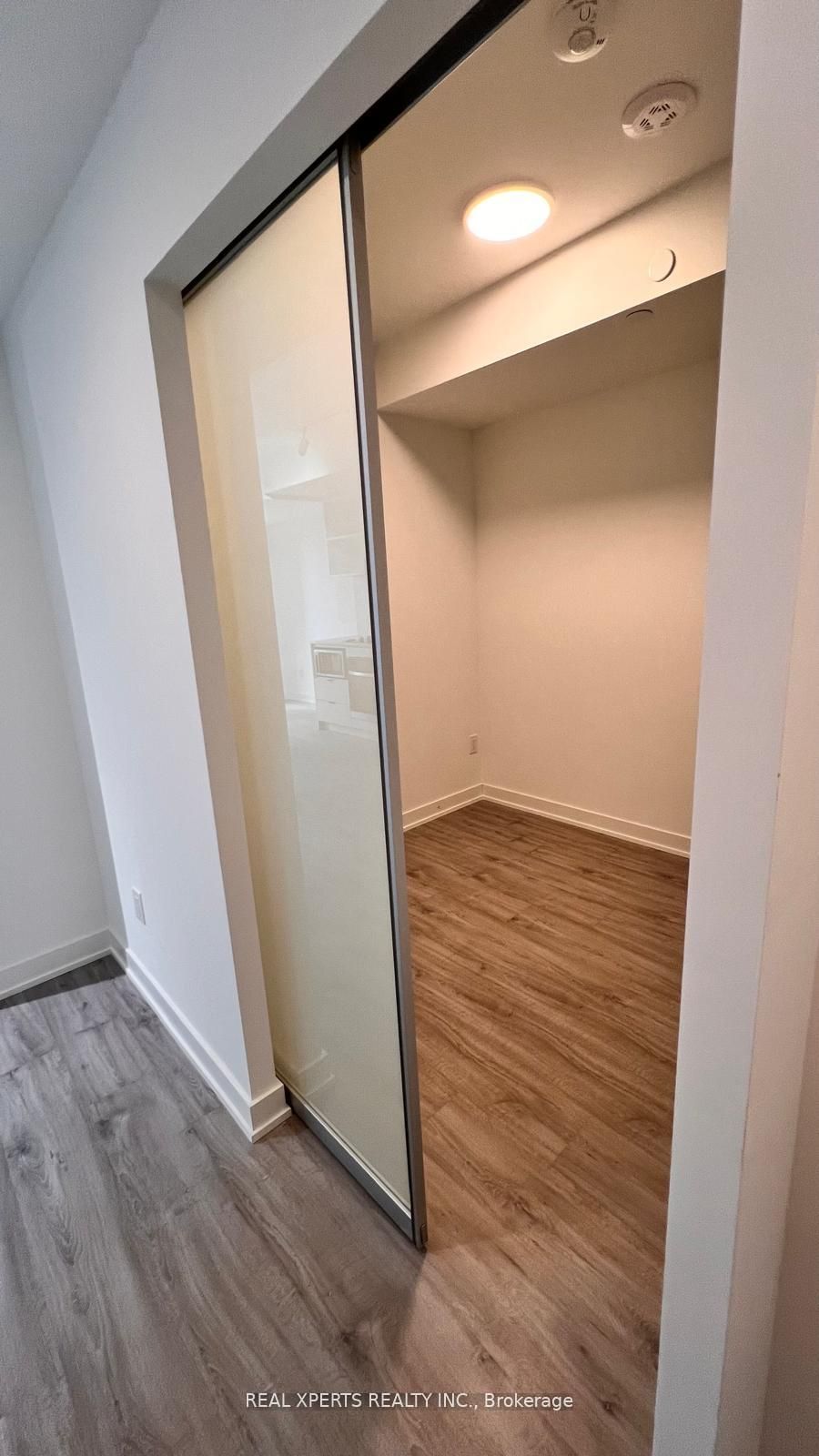 252 Church Street 2209, Toronto, ON M5B 0E6 photo 3
