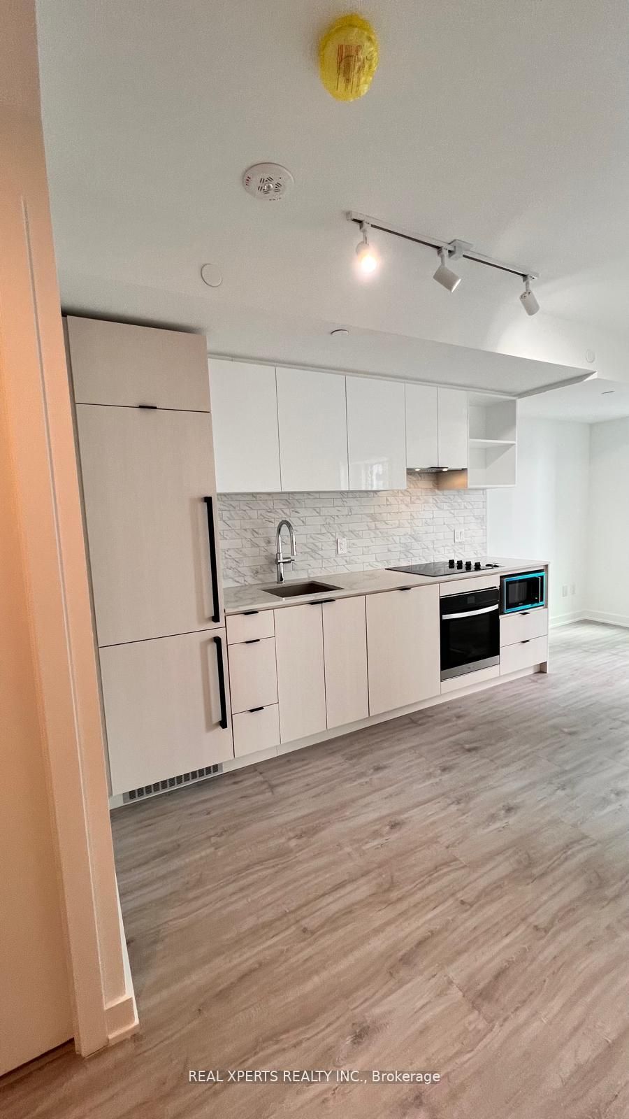 252 Church Street 2209, Toronto, ON M5B 0E6 photo 5