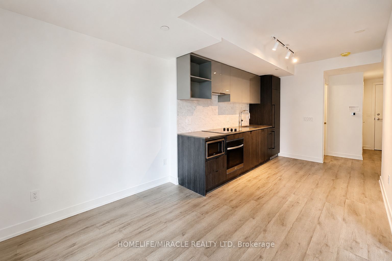 252 Church Street 1708, Toronto, ON M5B 0E6 photo 5