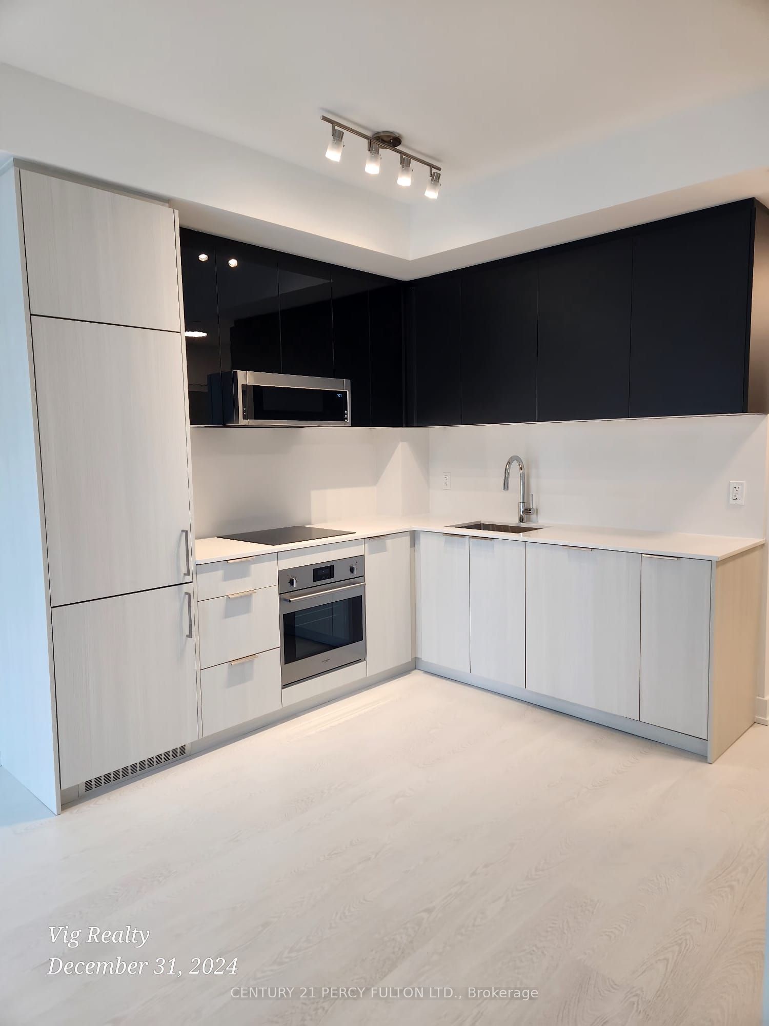 308 Jarvis Street E 1407, Toronto, ON M5A 2P2 photo 2