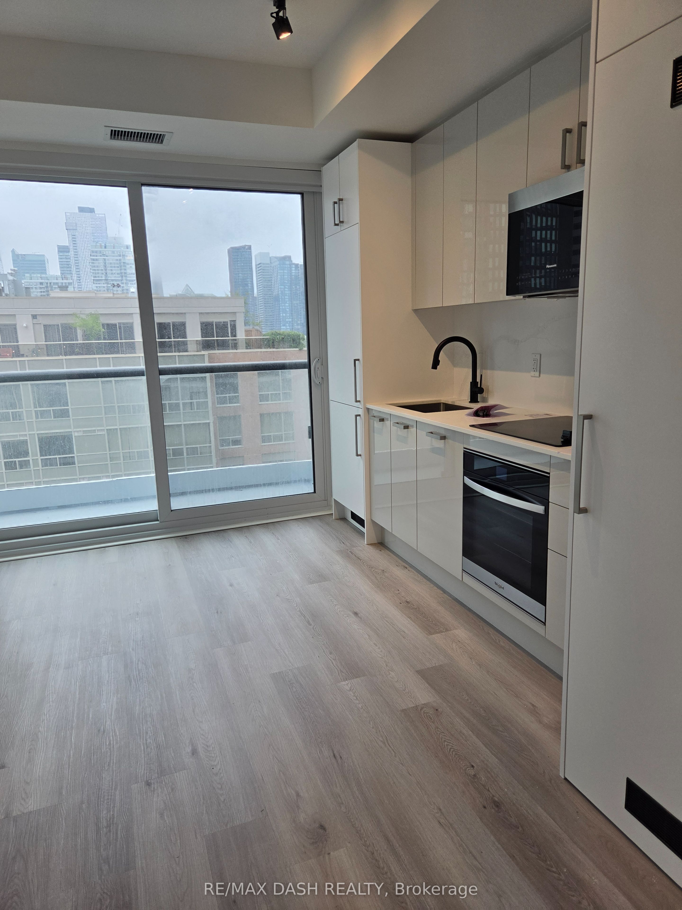 280 Dundas Street W 1206, Toronto, ON M5T 0E3 photo 5